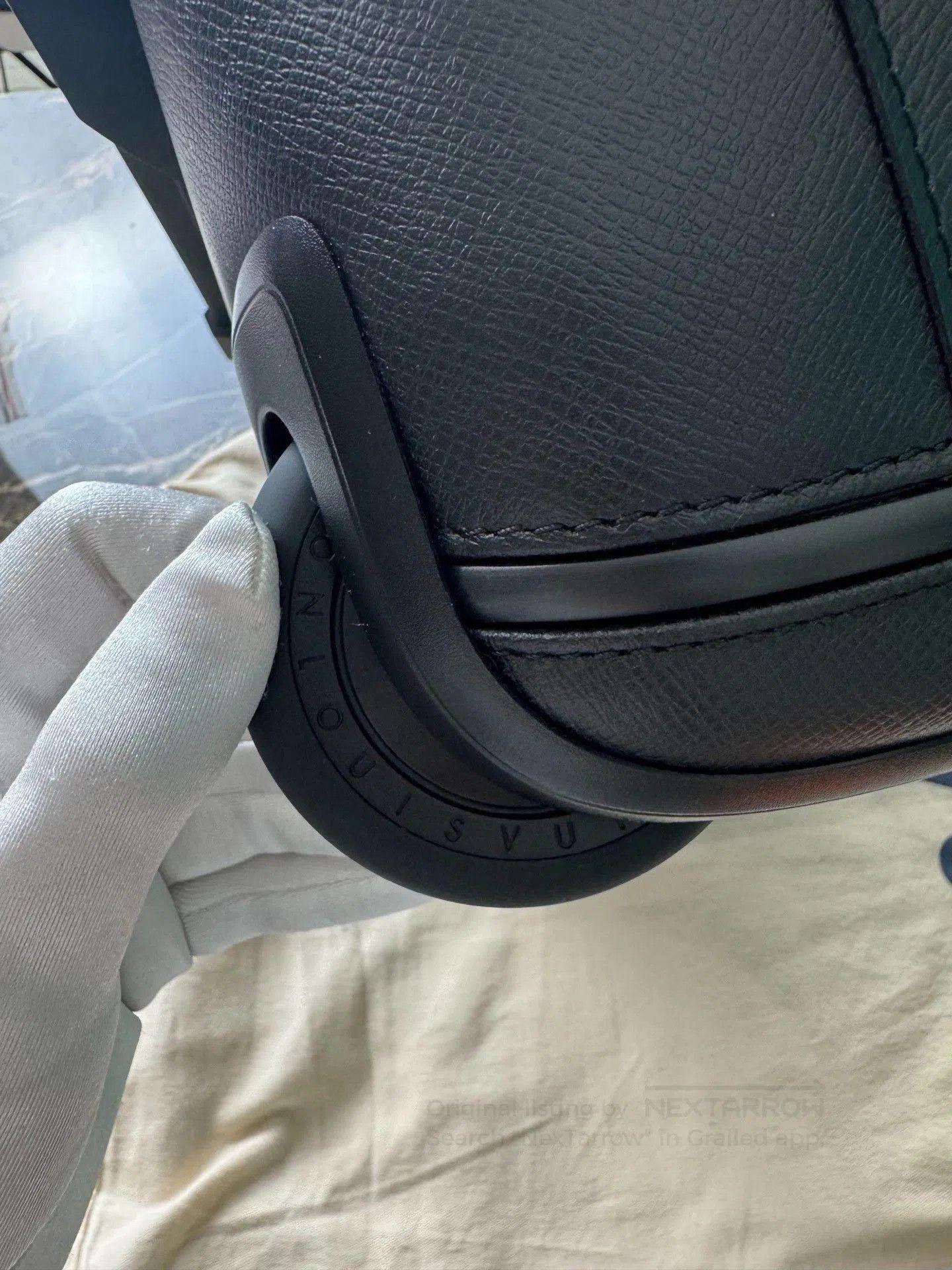 Louis Vuitton LV Black Leather 55 Carry-On Suitcase. Size ONE SIZE - 8 Thumbnail