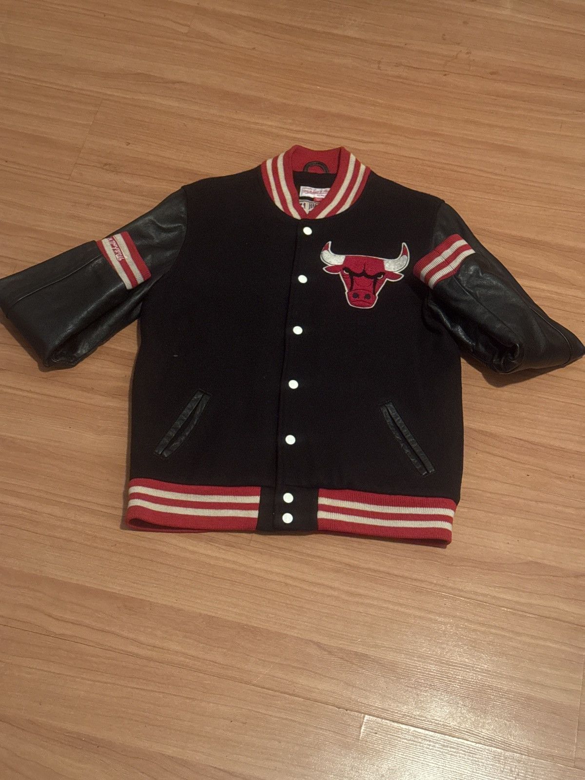 Mitchell & Ness Mitchell and Ness Chicago Bulls Leather Varsity Jacket Size US M / EU 48-50 / 2 - 2 Thumbnail
