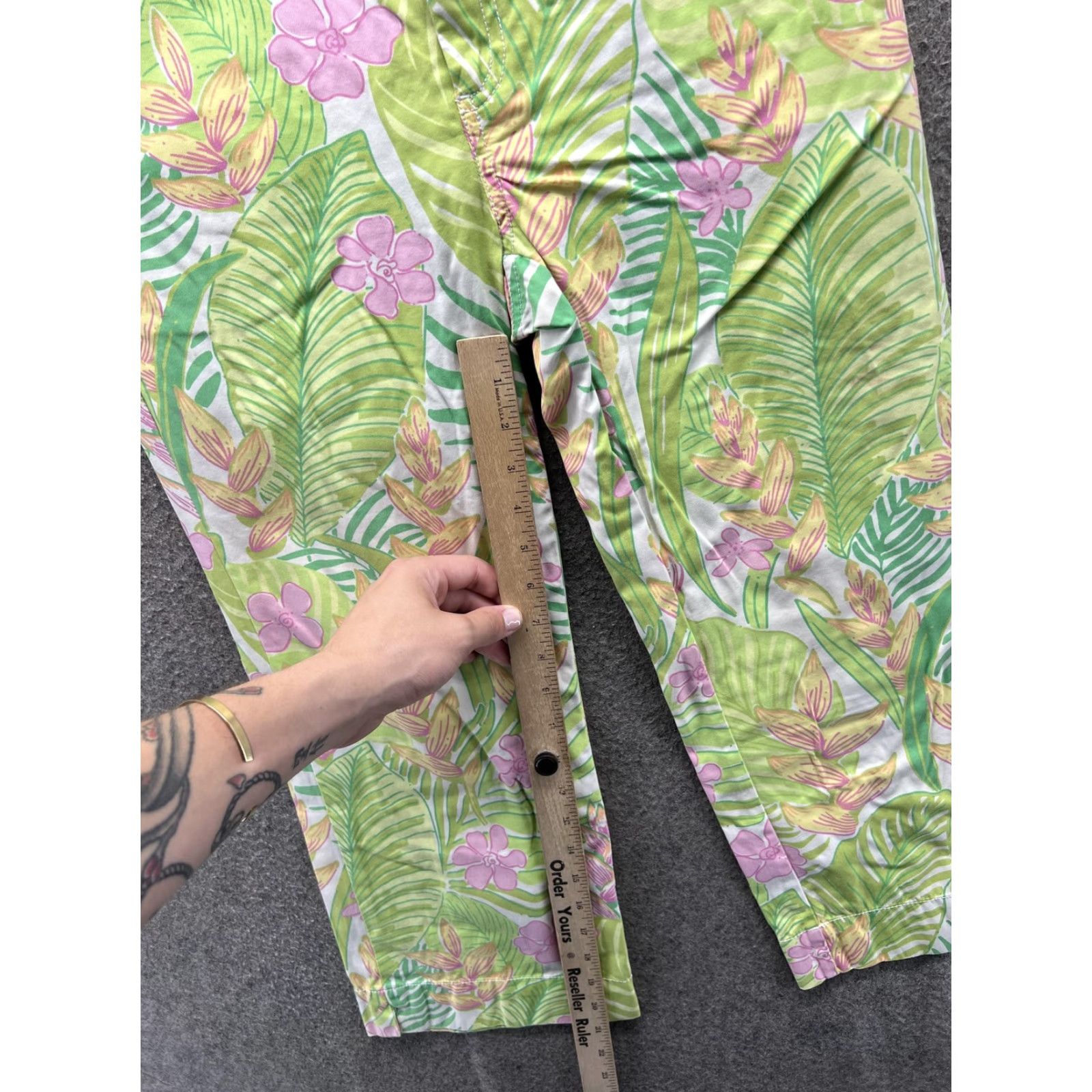 Lilly Pulitzer Lilly Pulitzer Pants Womens 2 Green Floral Capri Cotton Twill Tropical Beach Casual Summer Size 26" / US 2 / IT 38 - 4 Thumbnail