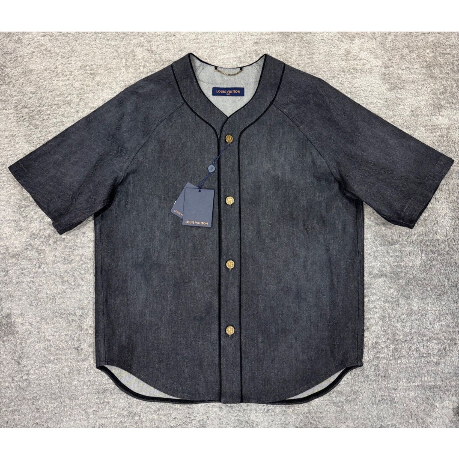 Louis Vuitton Louis Vuitton Black Embossed Monogram Logo Baseball Shirt Size US L / EU 52-54 / 3 - 3 Thumbnail