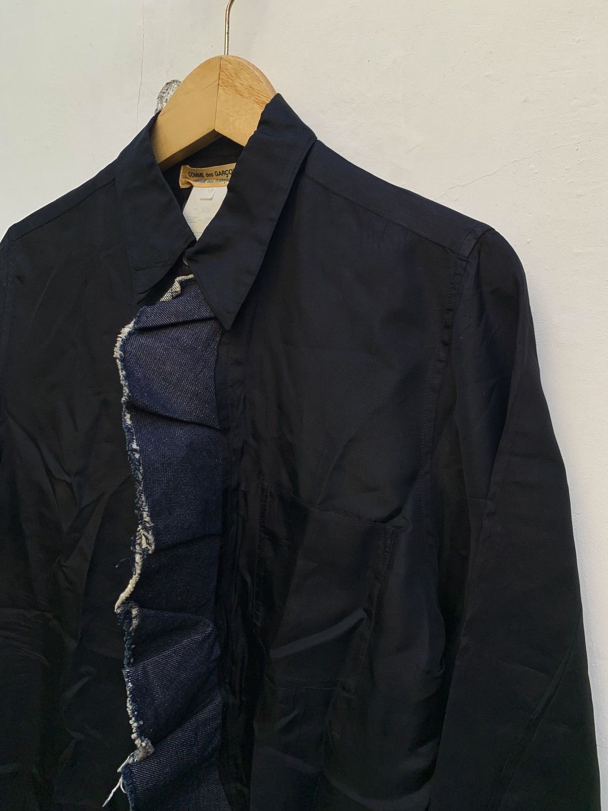 Comme des Garcons Comme des garcons black shirt with frayed wavy denim trim Size M / US 6-8 / IT 42-44 - 3 Thumbnail
