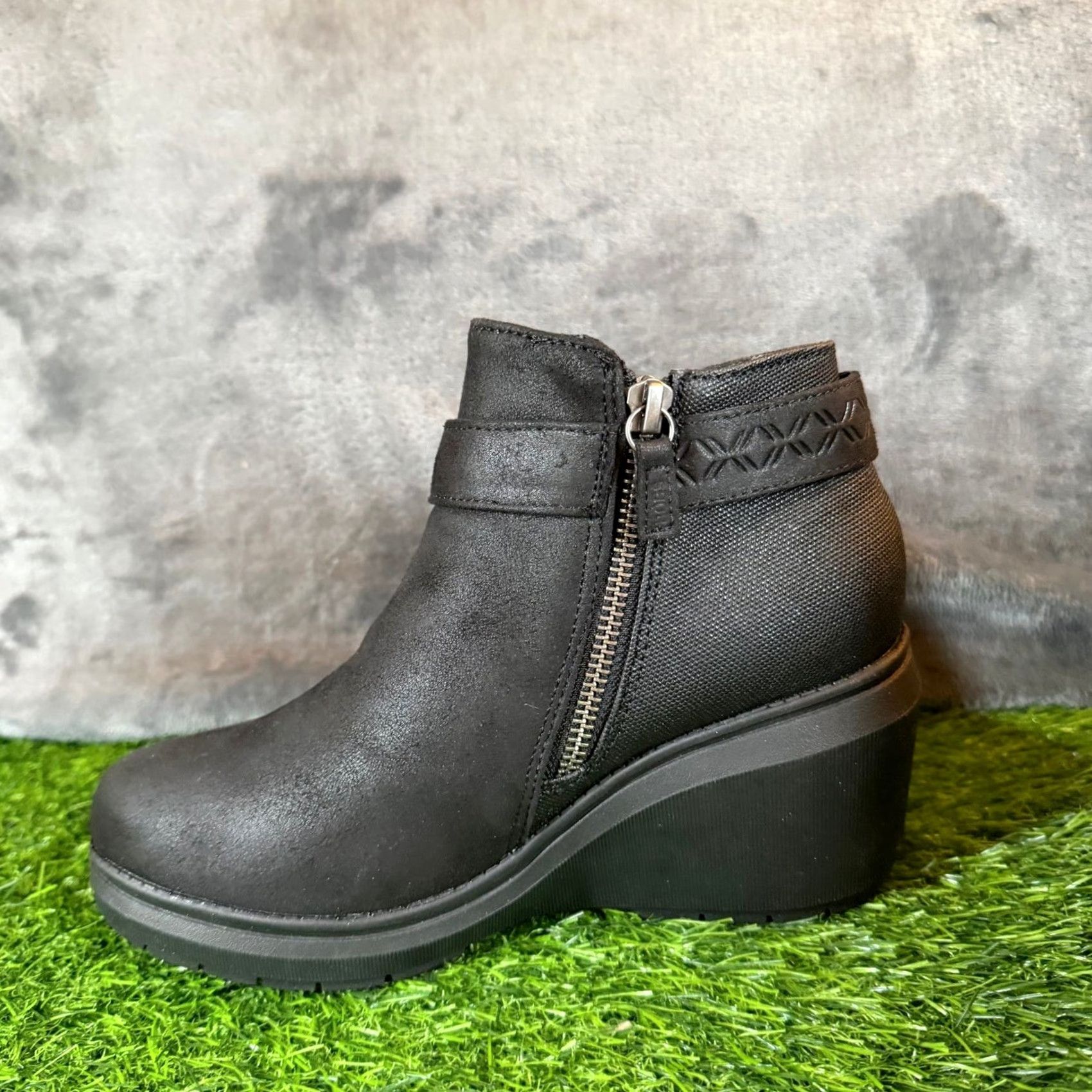 SKECHERS Skechers BOBS Gala In High Demand Black Vegan Wedge Ankle Boots 114617 Womens 6 Size US 6 / IT 36 - 5 Thumbnail