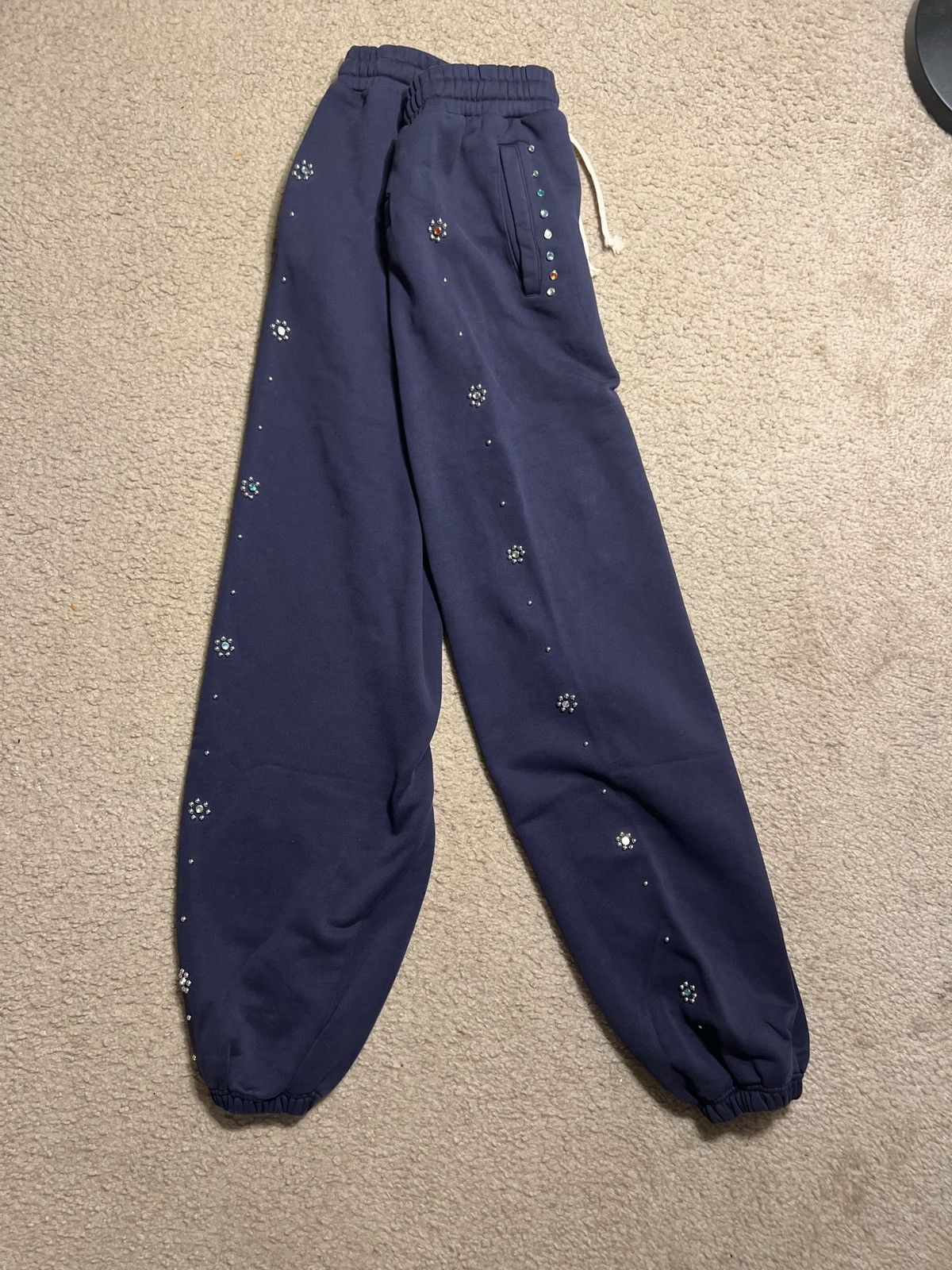 HMDD Happy Memories Don’t Die FLOWER STUDDED SCRUNCH SWEAT Medium Size US 34 / EU 50 - 15 Thumbnail
