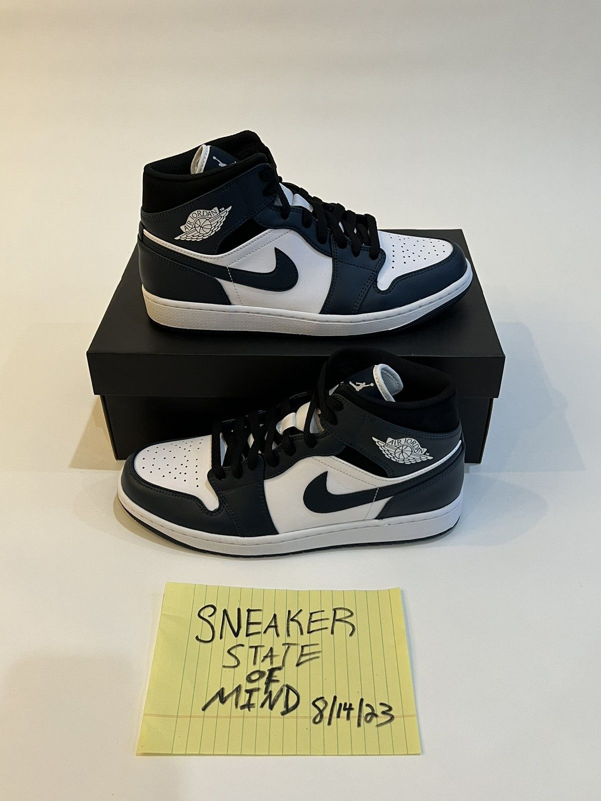 Jordan Brand × Nike BRAND NEW AIR JORDAN 1 MID “ARMORY NAVY” SIZE: 9.5 FAST SHIP Size US 9.5 / EU 42-43 - 1 Thumbnail