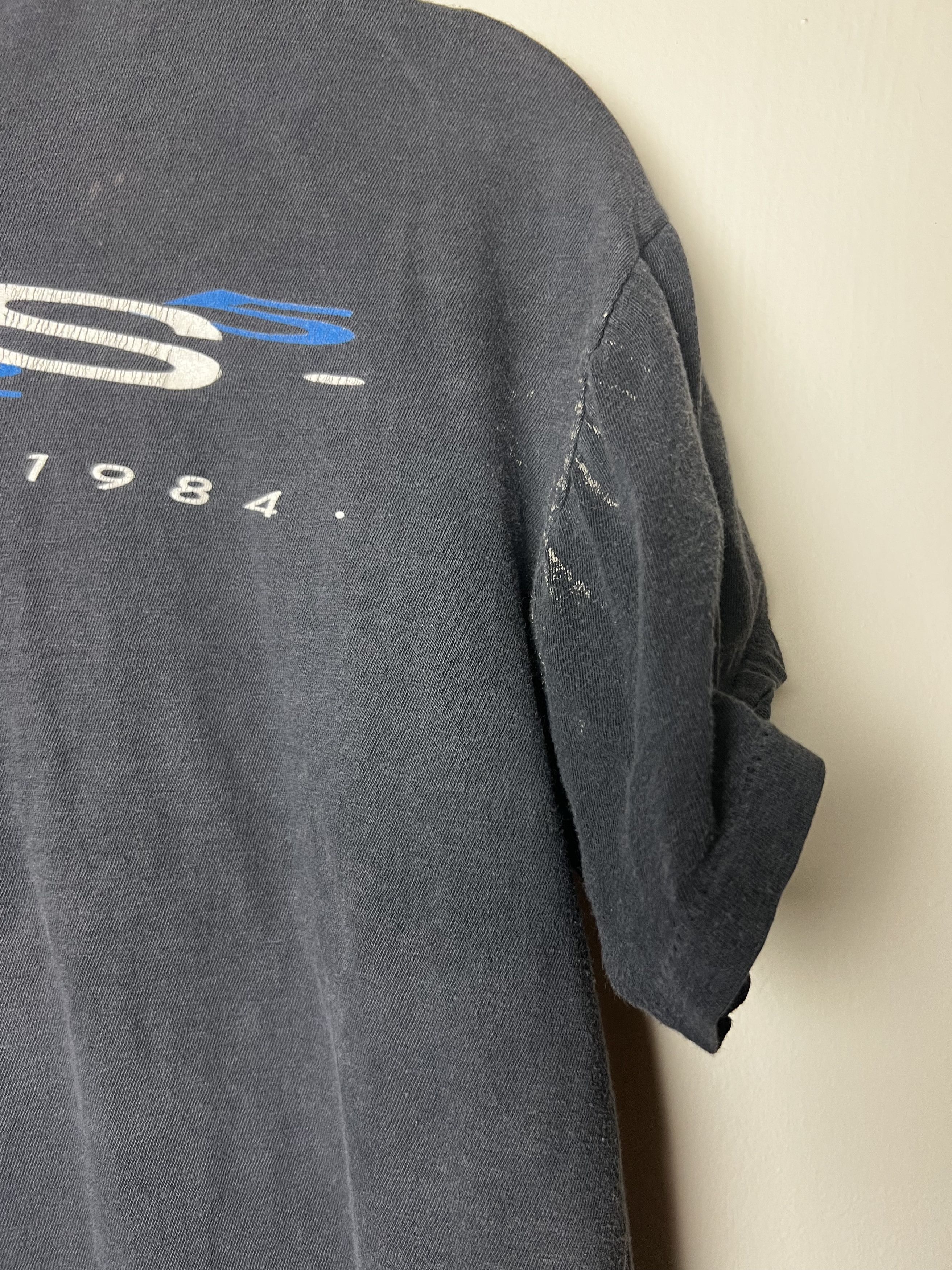 Vintage Vintage YES 1984 World Tour Band T-Shirt Size US S / EU 44-46 / 1 - 11 Thumbnail