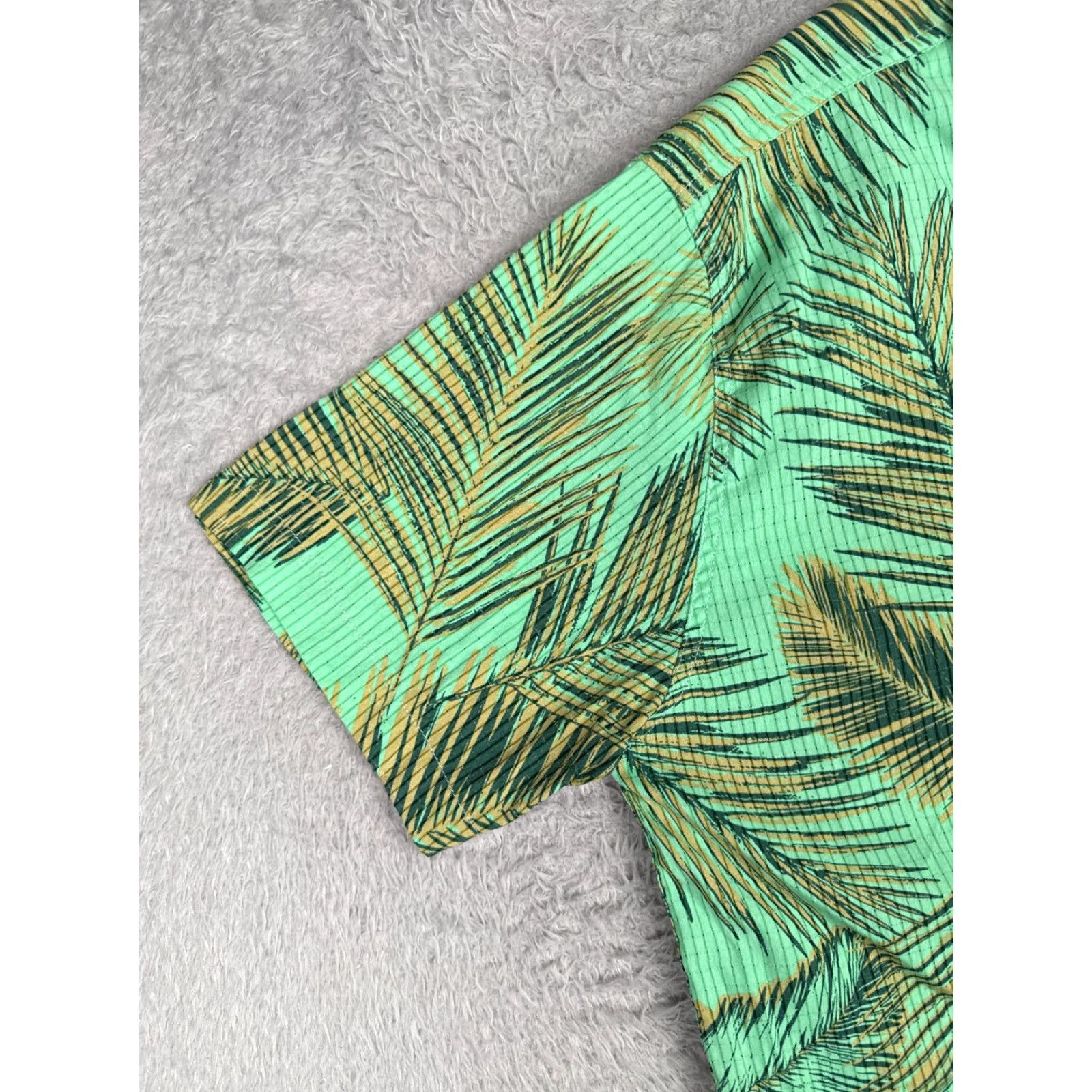 REEF Reef Shirt Men XL Green Floral Button-Up Hawaiian Aloha, Beach, Outdoor, American, Safari, Travel, Workwear Mens Size US XL / EU 56 / 4 - 3 Thumbnail