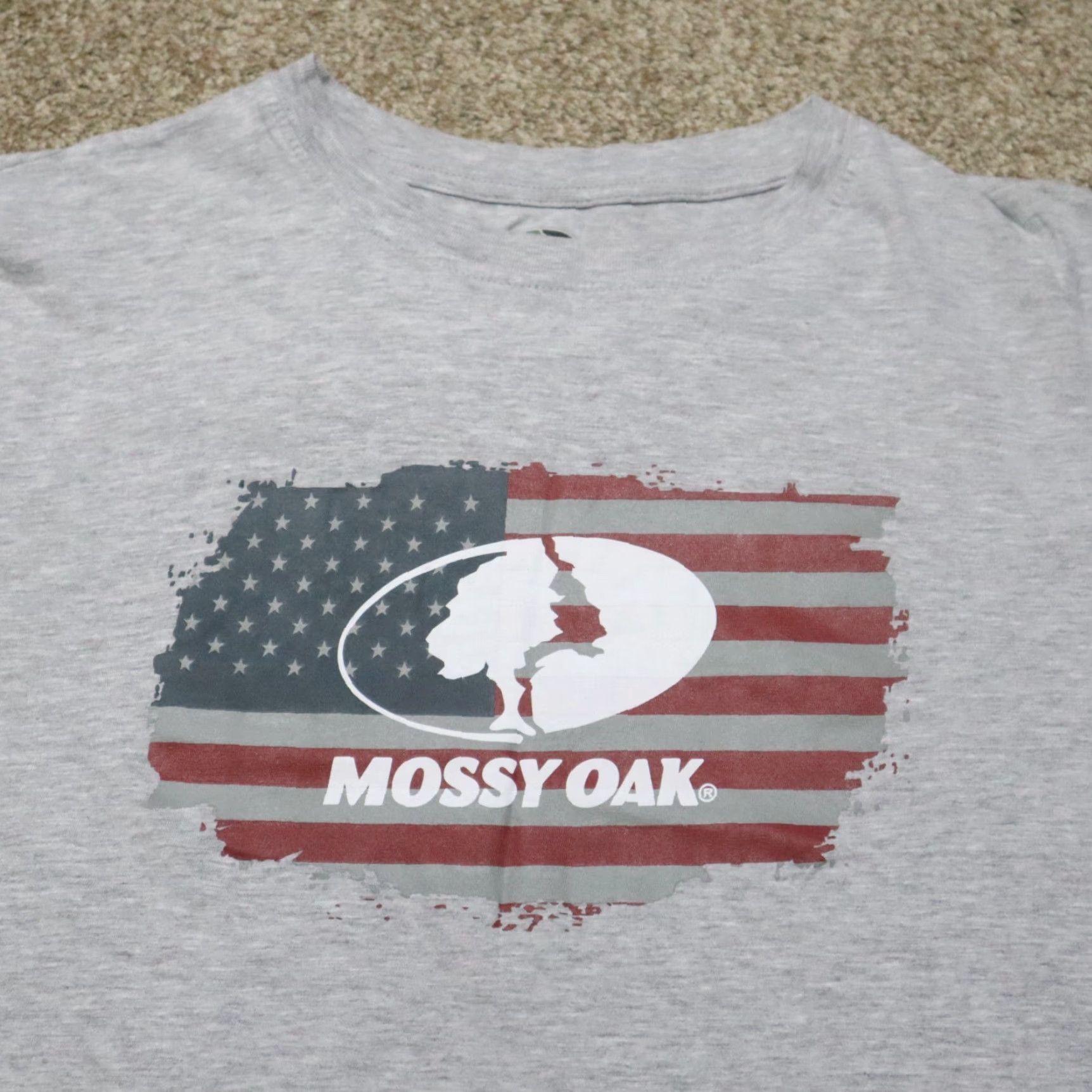 Vintage Mossy Oak Gray T-Shirt Women Short Sleeve Logo Graphic American Flag Boat Neck Pullover 100% Cotton L Mens? Size L / US 10 / IT 46 - 2 Thumbnail