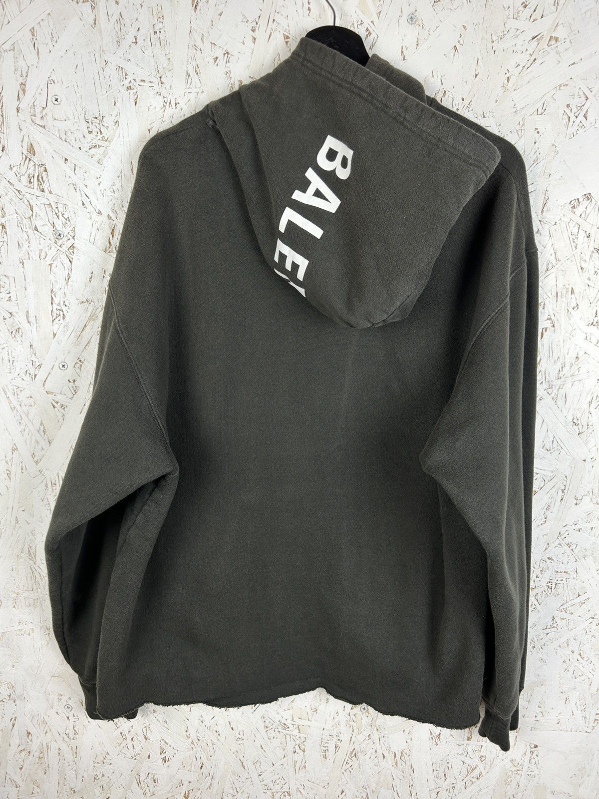 Balenciaga Balenciaga Hood Logo Reworked Cropped Hoodie Size S Size S / US 4 / IT 40 - 6 Thumbnail
