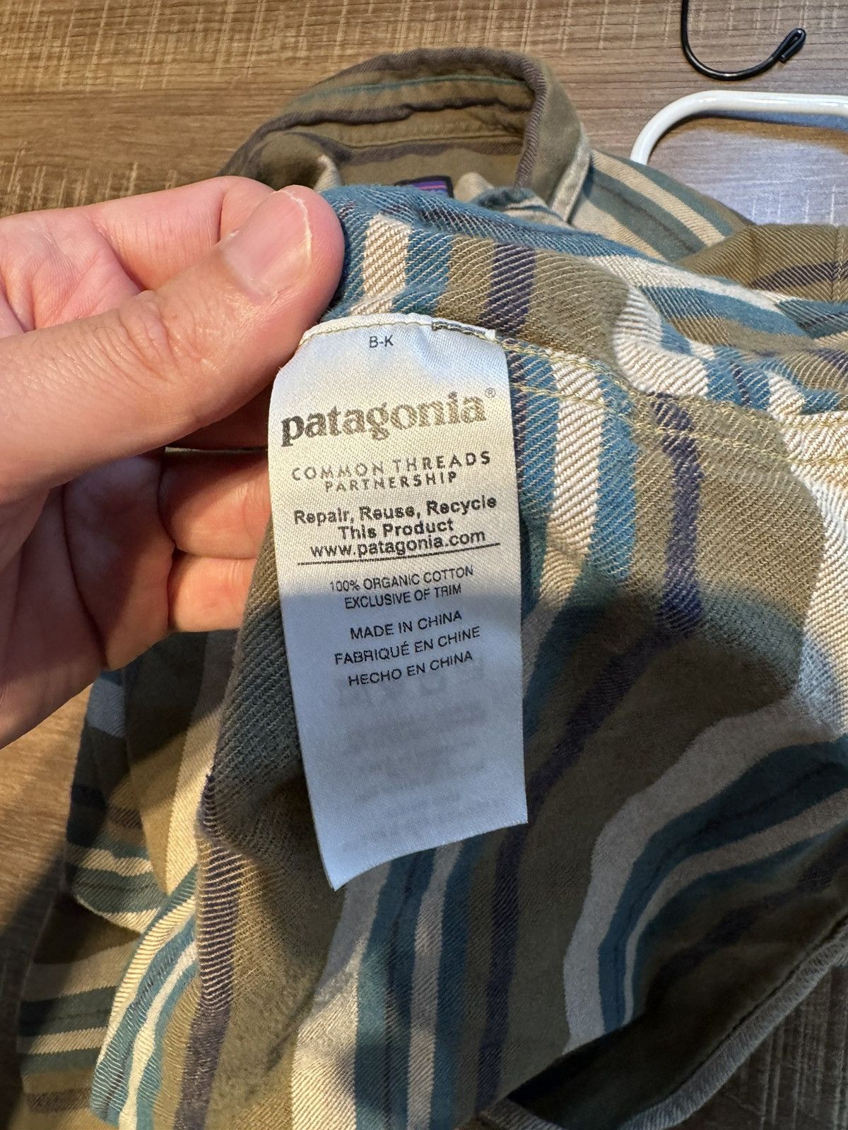 Patagonia Patagonia Organic Cotton Striped Button Shirt Medium Mens Size US M / EU 48-50 / 2 - 7 Thumbnail