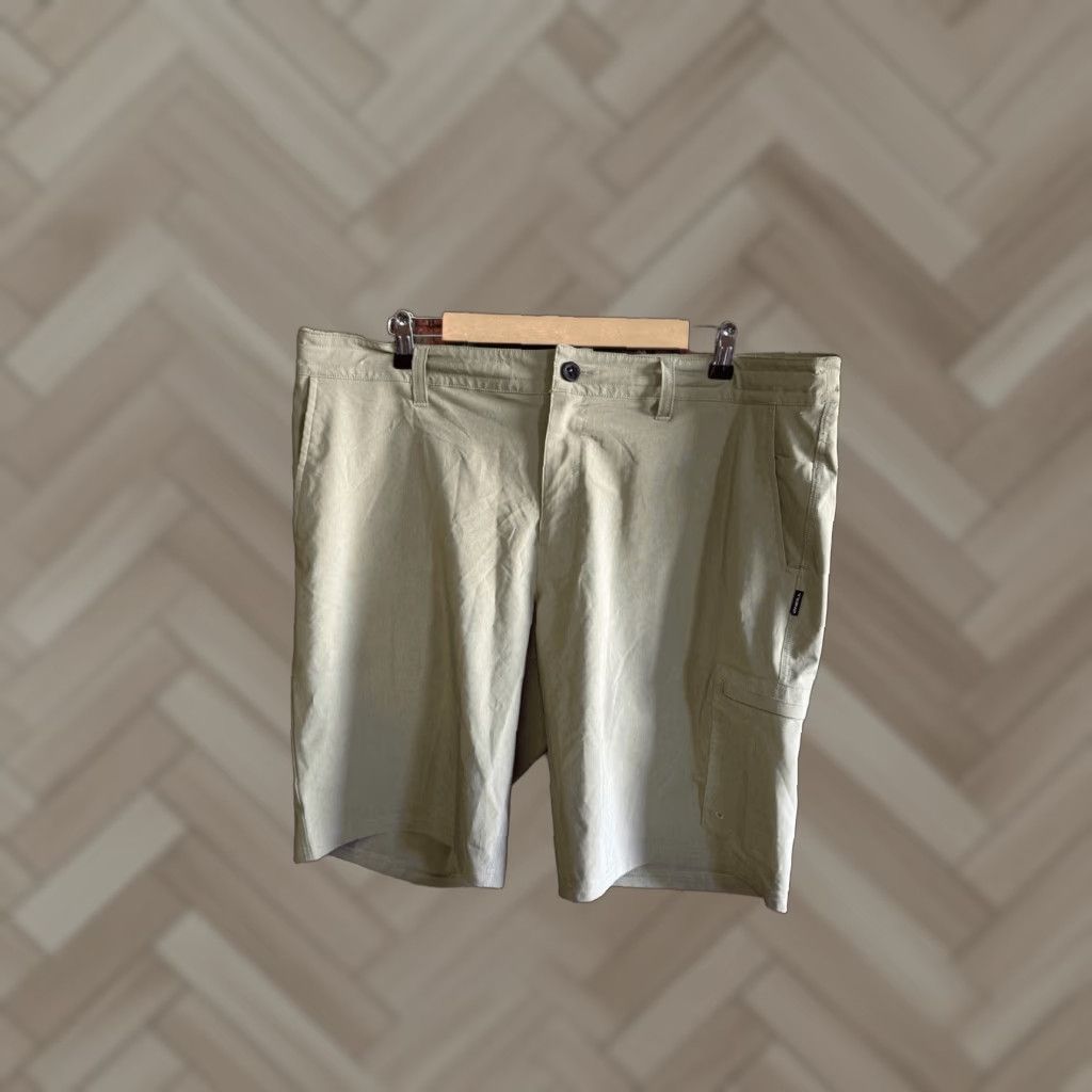 O'Neill O'Neill Mens Cargo Shorts Beige Tan 38 Khaki Hybrid Size 38 Cargo Shorts Mens Size US 38 / EU 54 - 1 Thumbnail