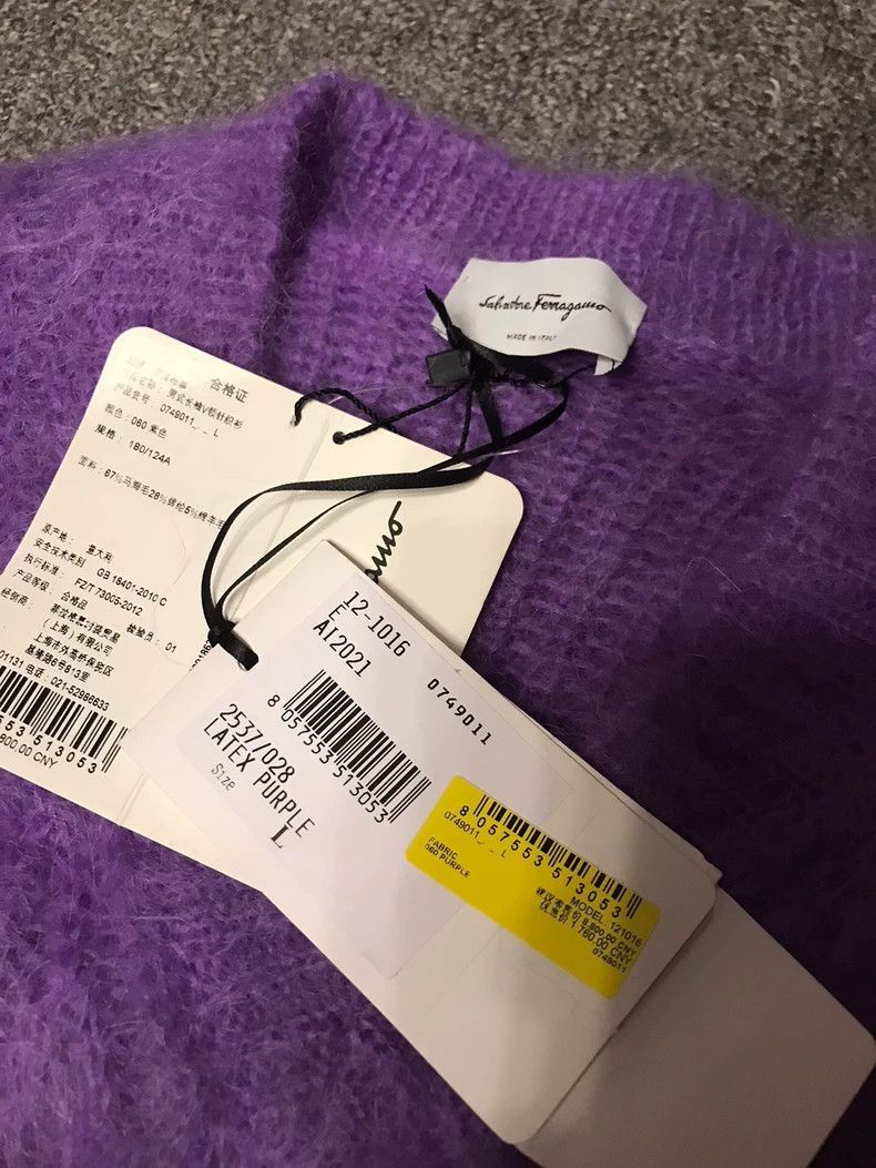 Balenciaga Ferragamo VNeck Wool Sweater for Men and Women-2506 Size L / US 10 / IT 46 - 4 Thumbnail