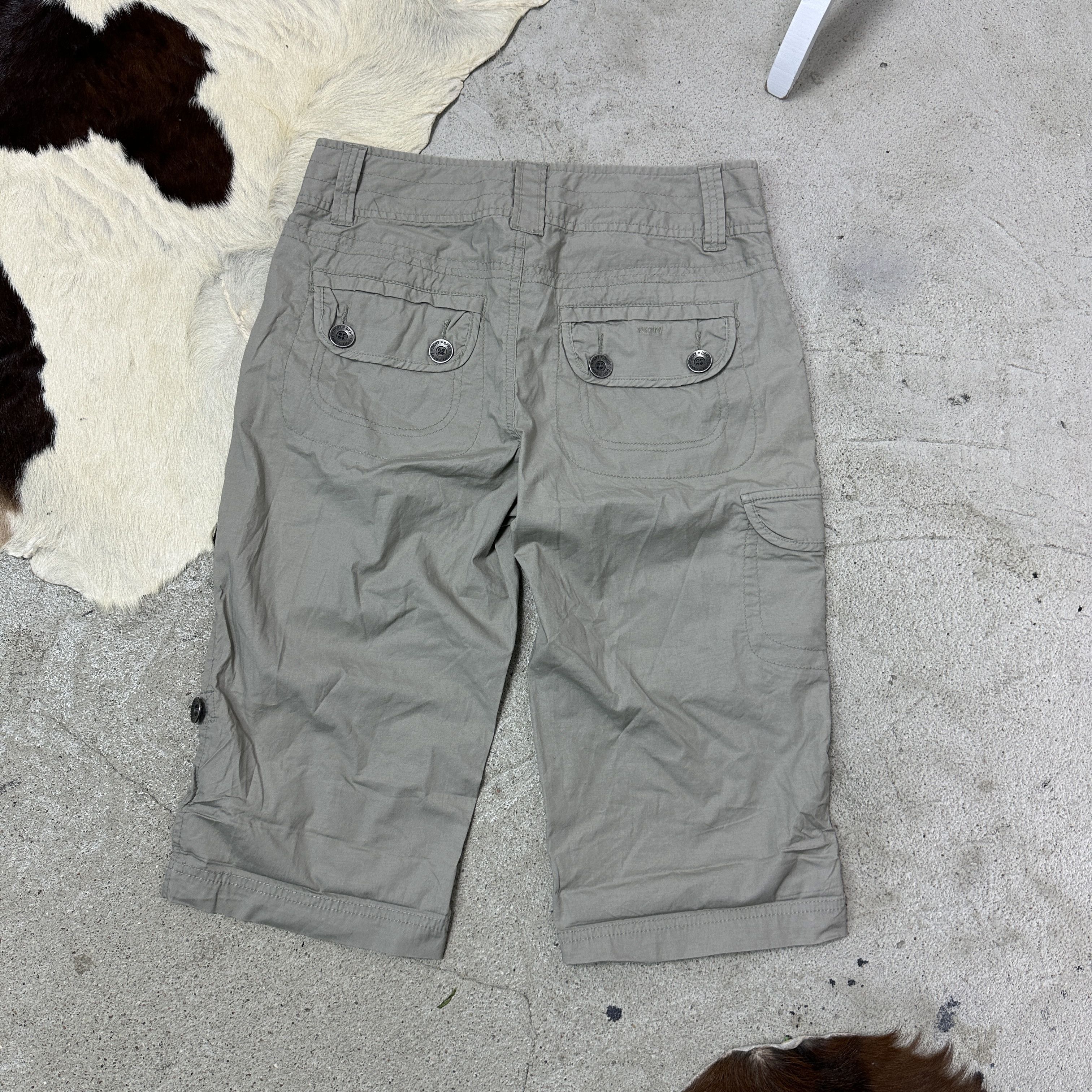 DKNY Vintage Streetwear Capri Cargo Shorts DKNY Y2K Size US 33 - 2 Thumbnail