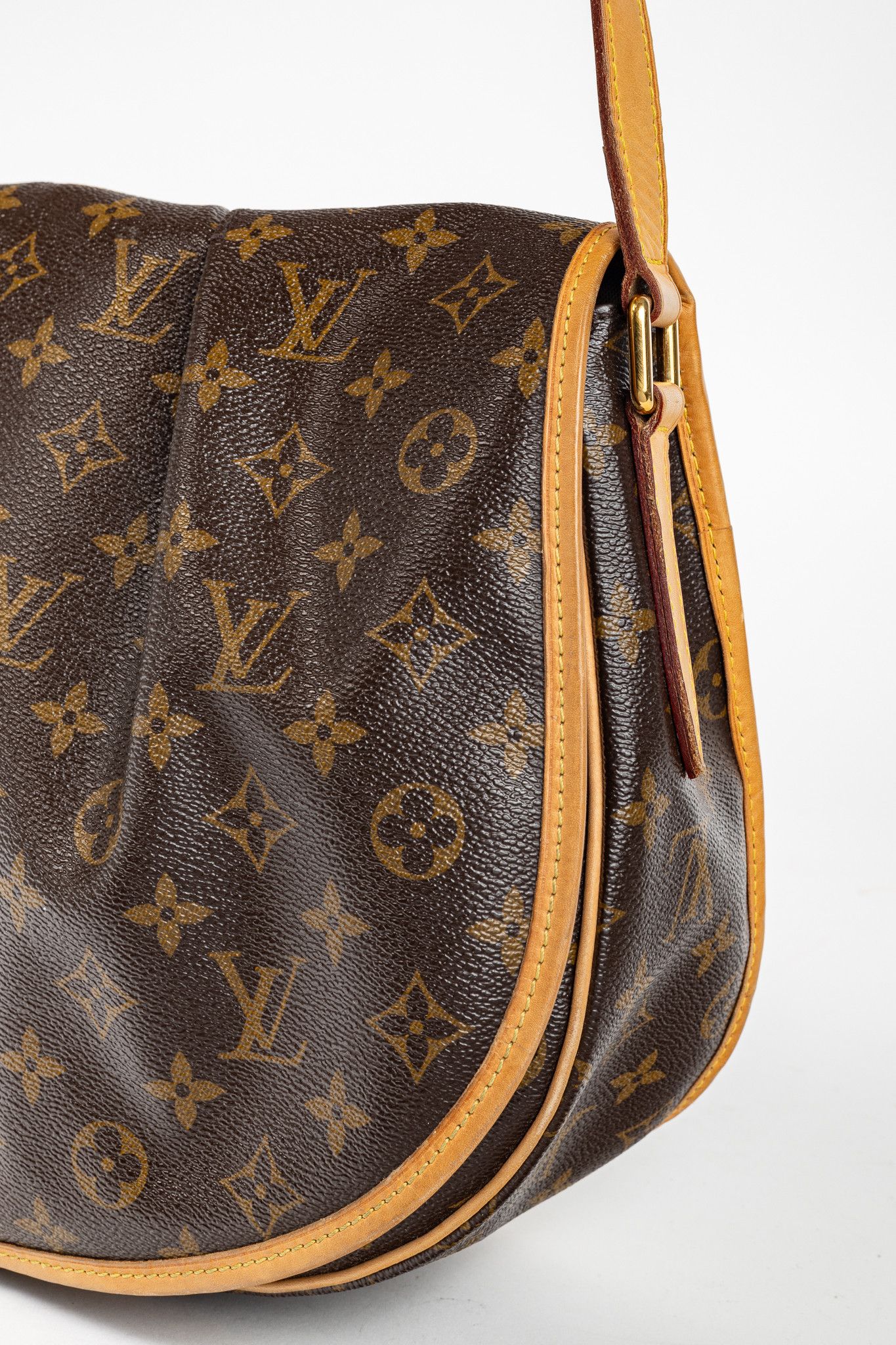 Louis Vuitton Louis Vuitton Menilmontant MM Monogram Canvas Messenger Bag Size ONE SIZE - 7 Thumbnail