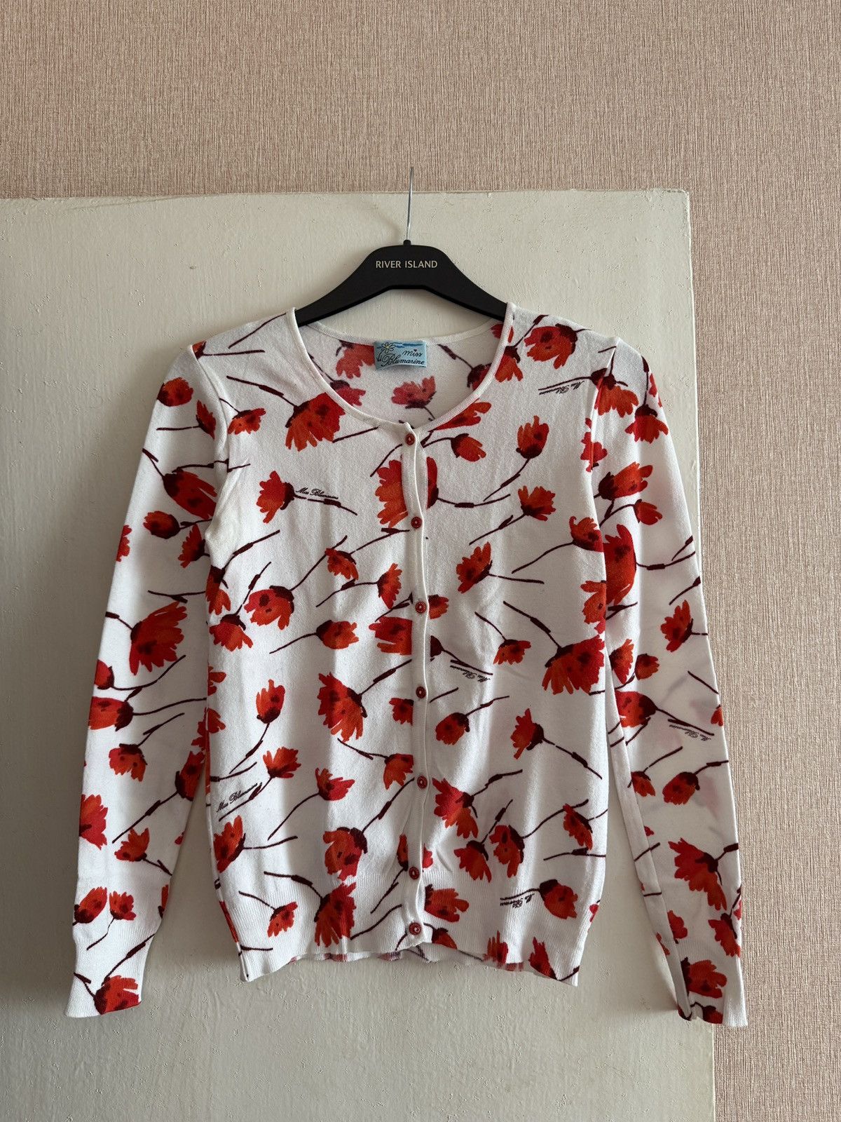 Blumarine Vintage Miss Blumarine Red Floral Cardigan White Knit Size L / US 10 / IT 46 - 2 Thumbnail