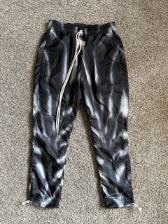 Fear of god FOG Nike Warm up pants NBA, Men's Fashion, Bottoms, Joggers on  Carousell