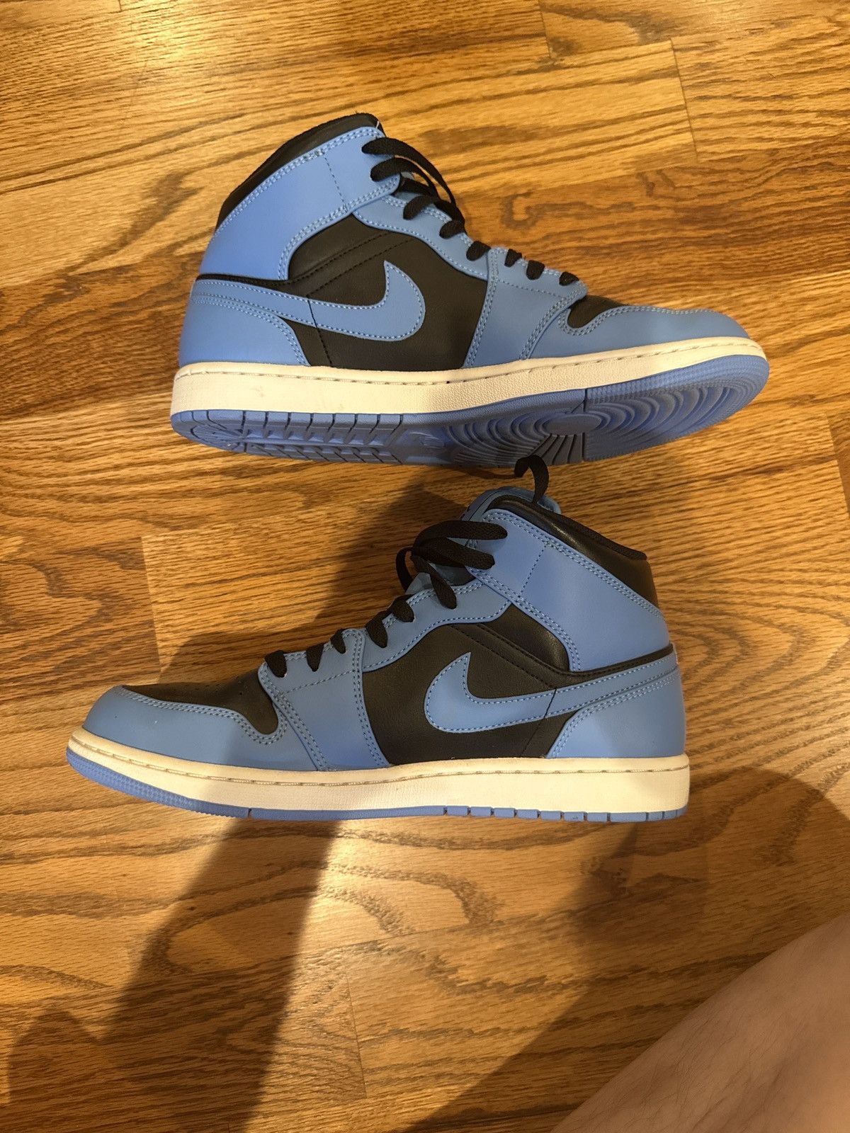 Nike Jordan 1 University Mid Blue Black Size US 10.5 / EU 43-44 - 6 Thumbnail