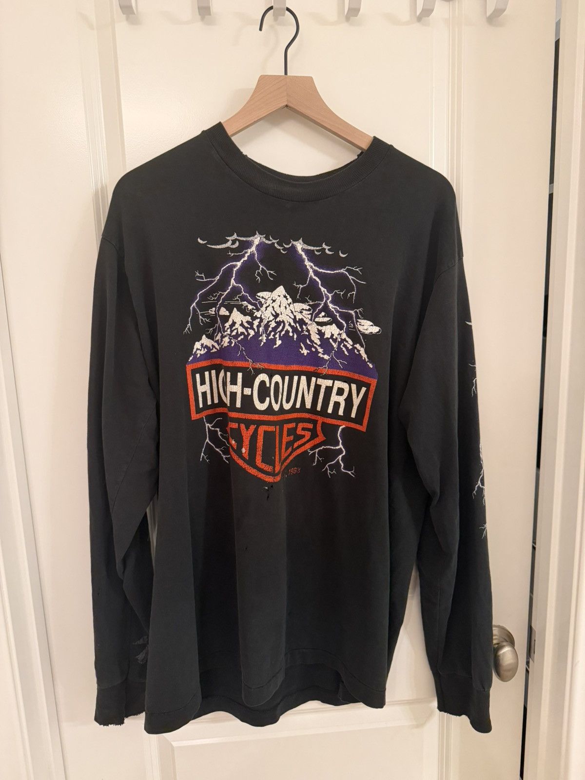 Vintage VINTAGE 90s High Country Cycles Longsleeve T-Shirt Size US XL / EU 56 / 4 - 1 Thumbnail