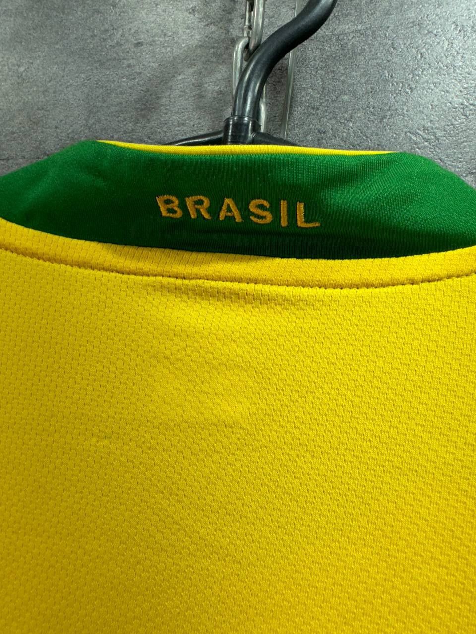 Vintage Brazil Home football shirt 2006 Soccer Nike Soccer Jersey Size US M / EU 48-50 / 2 - 18 Thumbnail