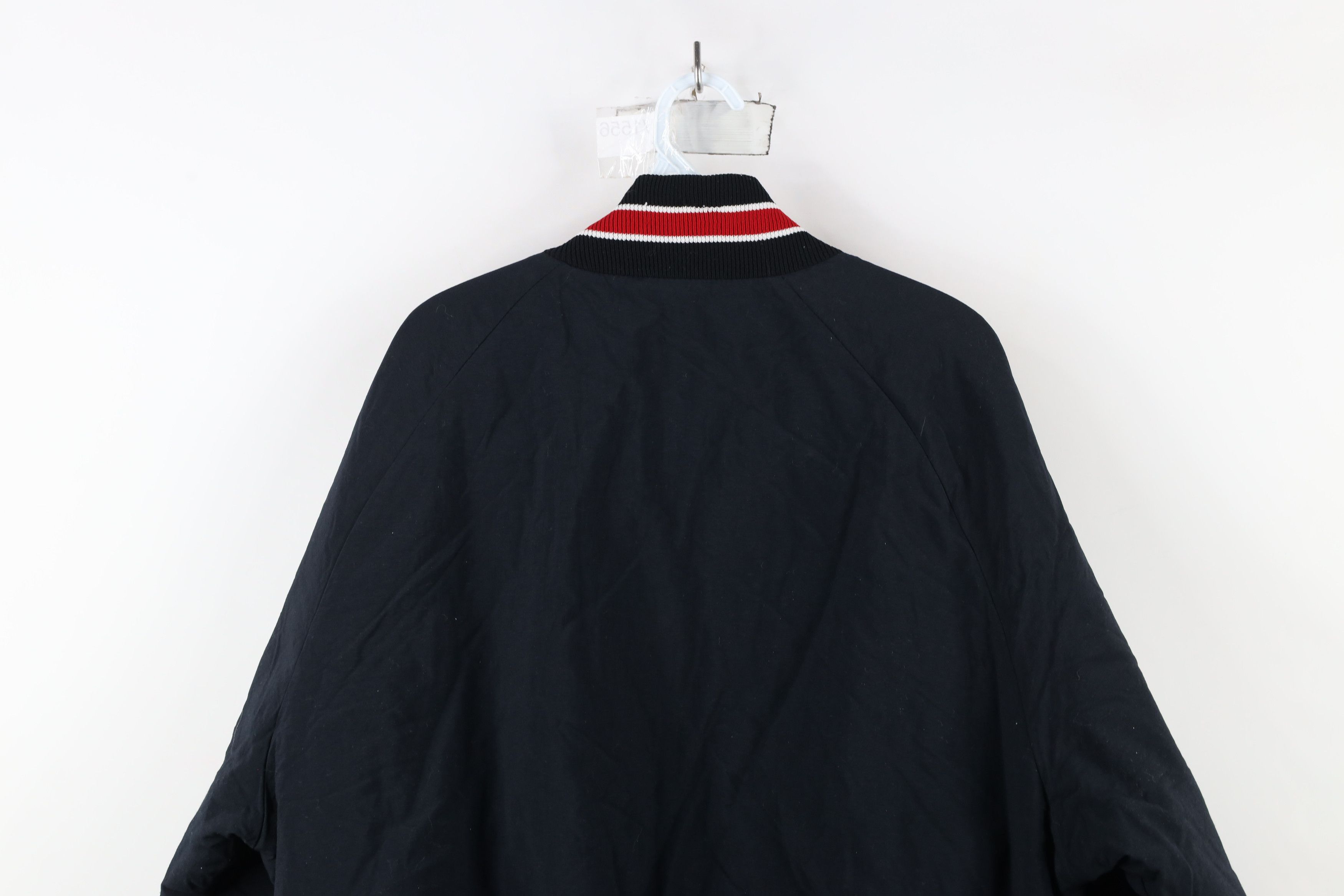 Vintage Vintage 80s Black Hawks Hockey Quilted Bomber Jacket USA Size US L / EU 52-54 / 3 - 12 Thumbnail