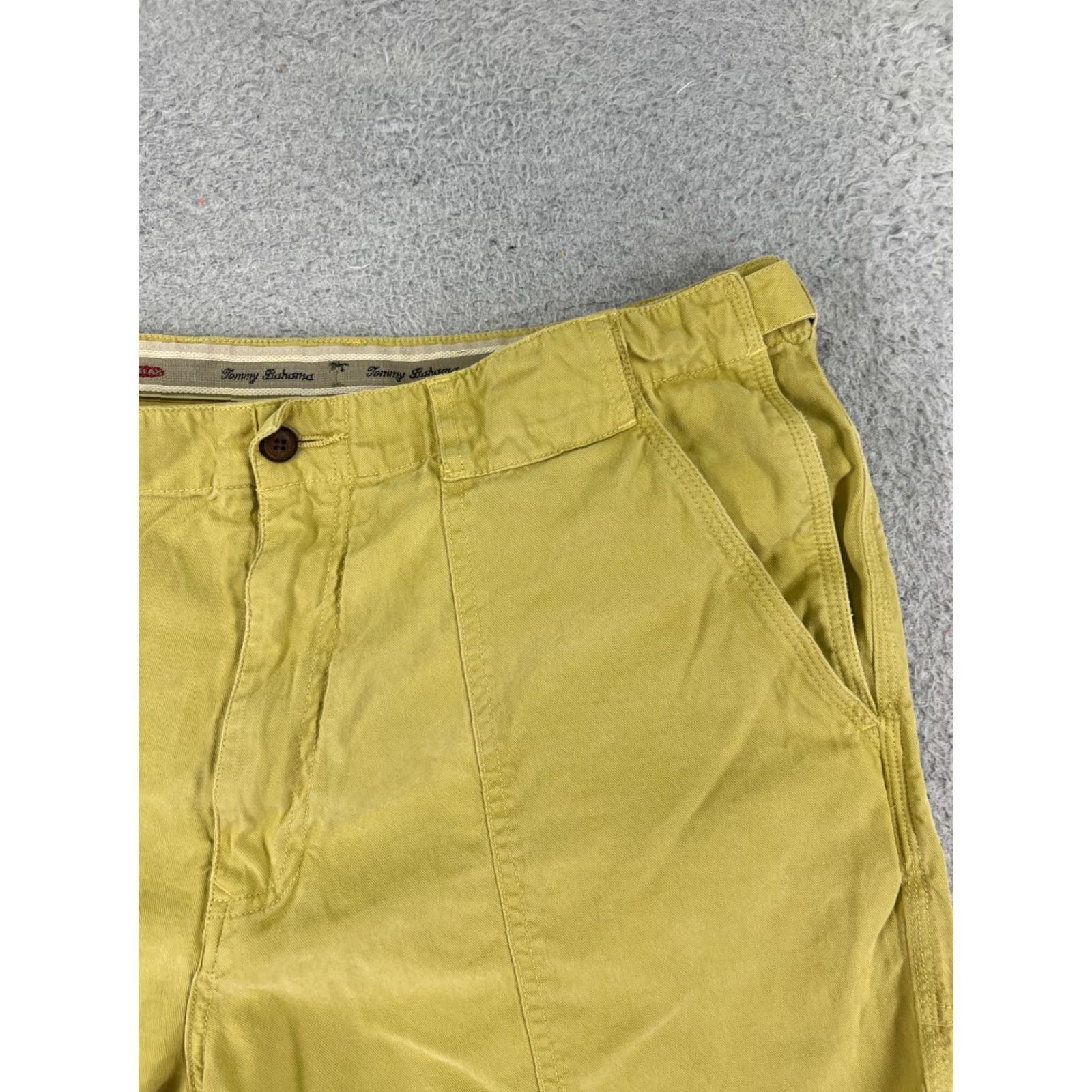 Tommy Bahama VINTAGE Tommy Bahama Shorts Mens Chino 35 Green Cotton Tencel Pleated Beach Vacation Size US 35 - 5 Thumbnail