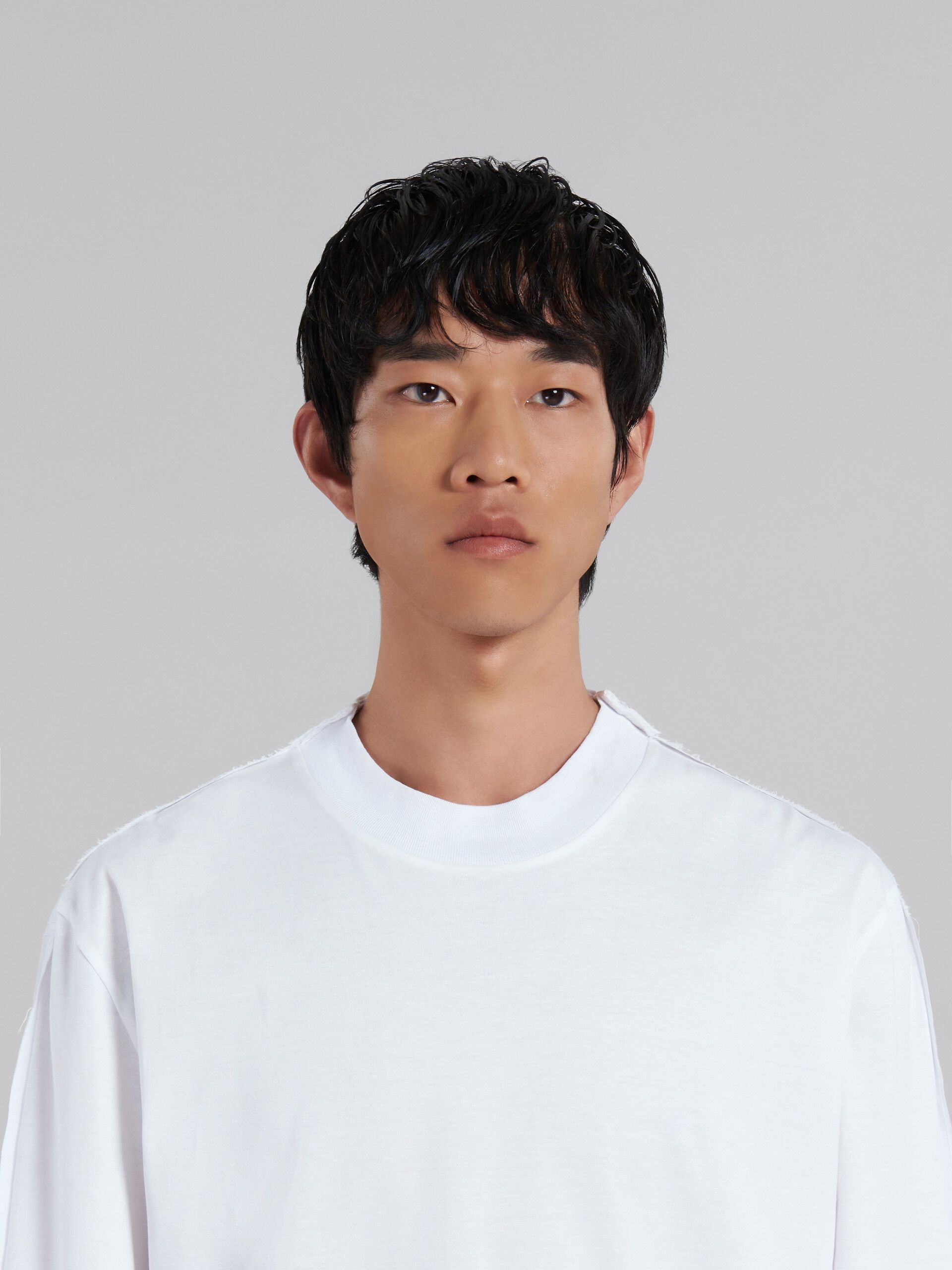 Marni o1w1db10125 Cootton Long Sleeved T-Shirt in White Size US L / EU 52-54 / 3 - 4 Thumbnail