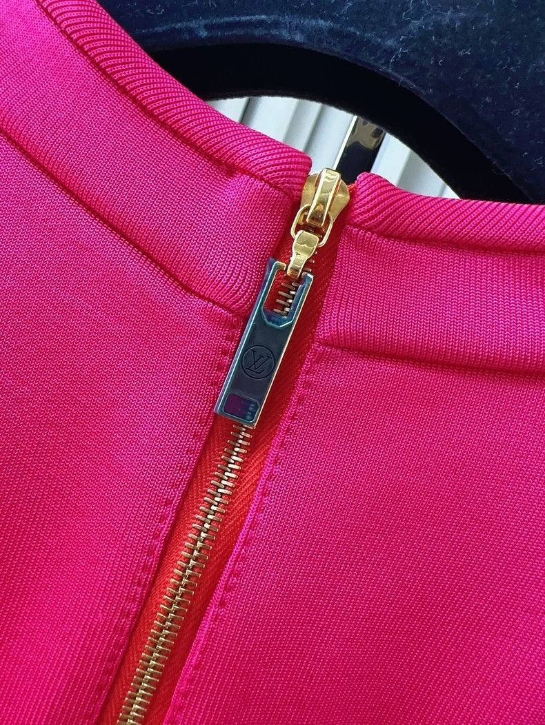 Louis Vuitton Louis Vuitton Red Pink Fitted Dress with Belt- Size M / US 6-8 / IT 42-44 - 4 Thumbnail