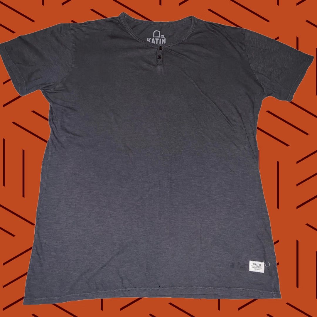 Katin Katin Kanvas Surfer Henley Shirt XL Gray Surfer Logo Graphic Short Sleeve Men Regular Tee Surfers DX Size US XL / EU 56 / 4 - 1 Thumbnail