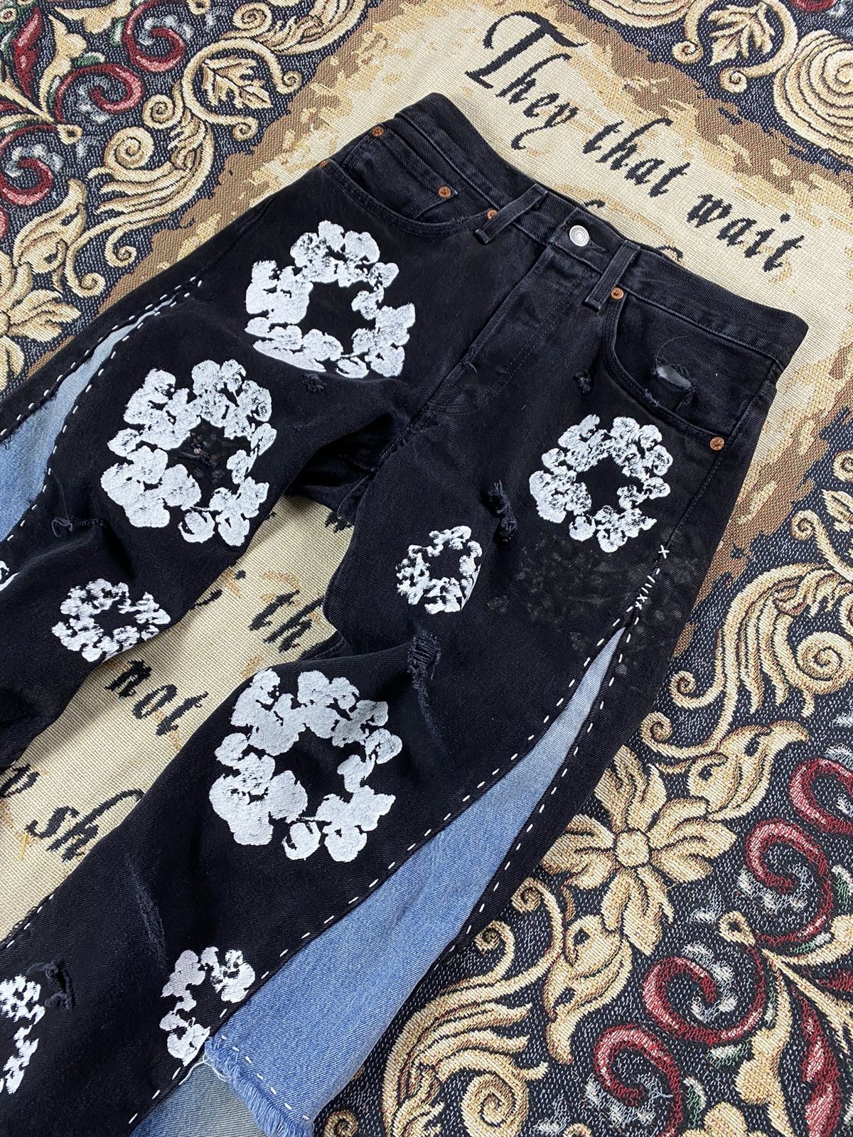DENIM TEARS × Levi's DENIM TEARS Re-worked Levi’s [ PAIN ✞ ] Size US 28 / EU 44 - 2 Thumbnail