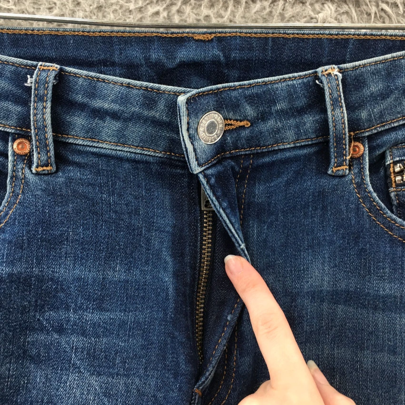 H&M H&M Skinny Jeans Womens 30 Blue Denim Mid Rise Dark Wash Zip Fly Jeans Womens Regular XS? Size 30" / US 8 / IT 44 - 3 Thumbnail