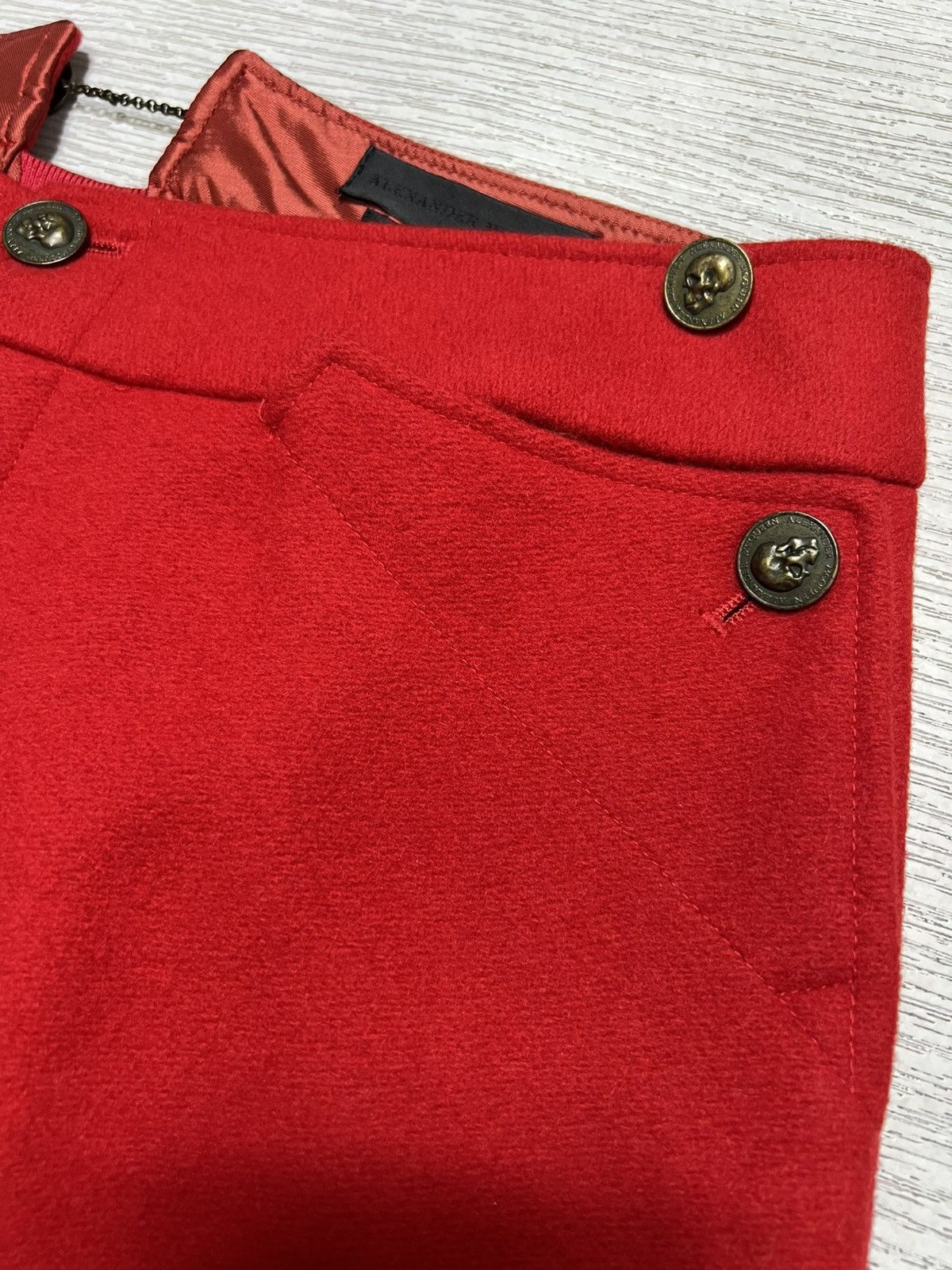 Alexander McQueen Alexander McQueen - FW11 - Coin Detail Wool Cropped Trousers Size US 30 / EU 46 - 5 Thumbnail