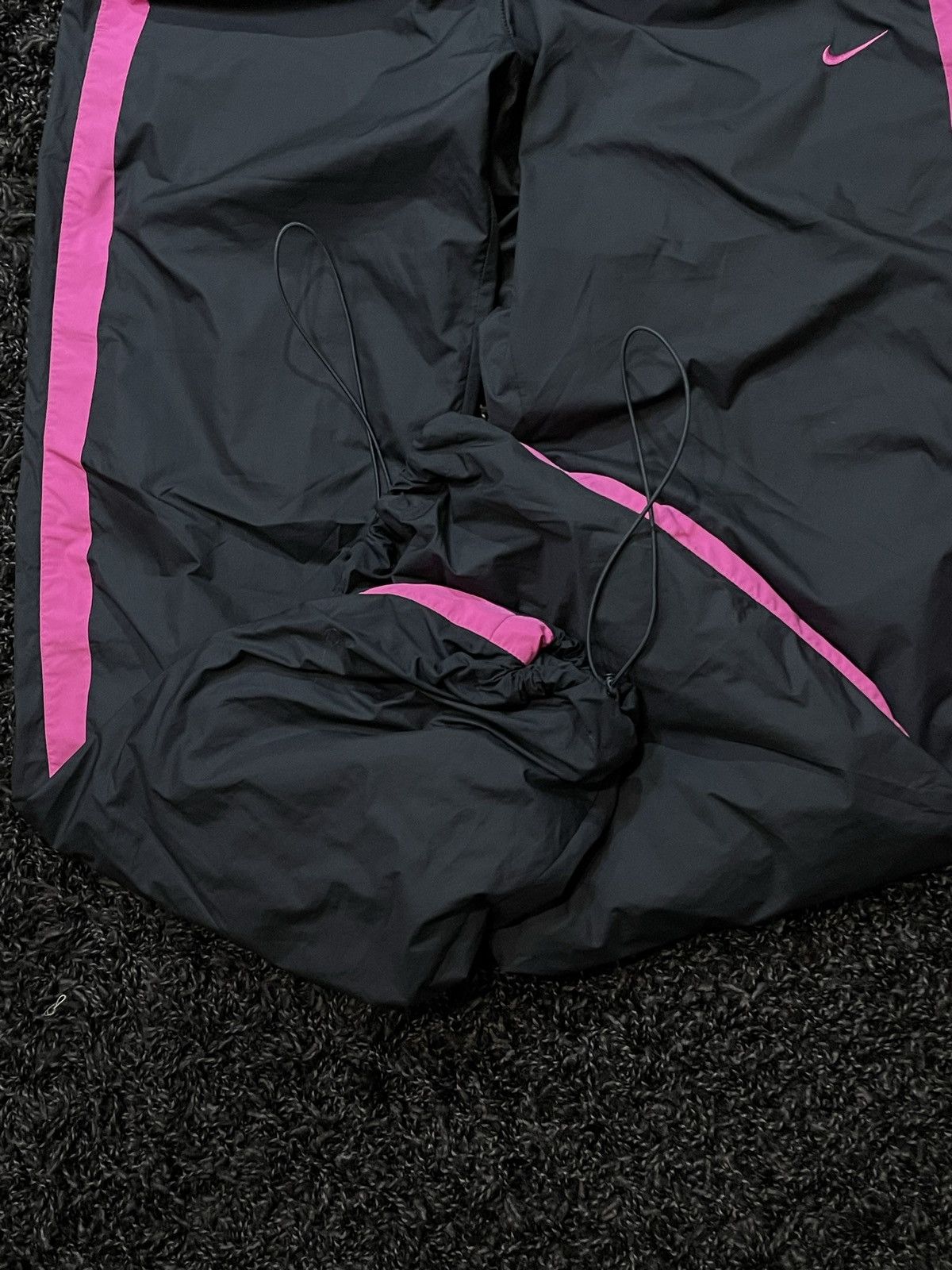 Nike Vintage Nike Track Pants Baggy Nylon Drill Y2K Gorpcore Size 30" / US 8 / IT 44 - 2 Thumbnail