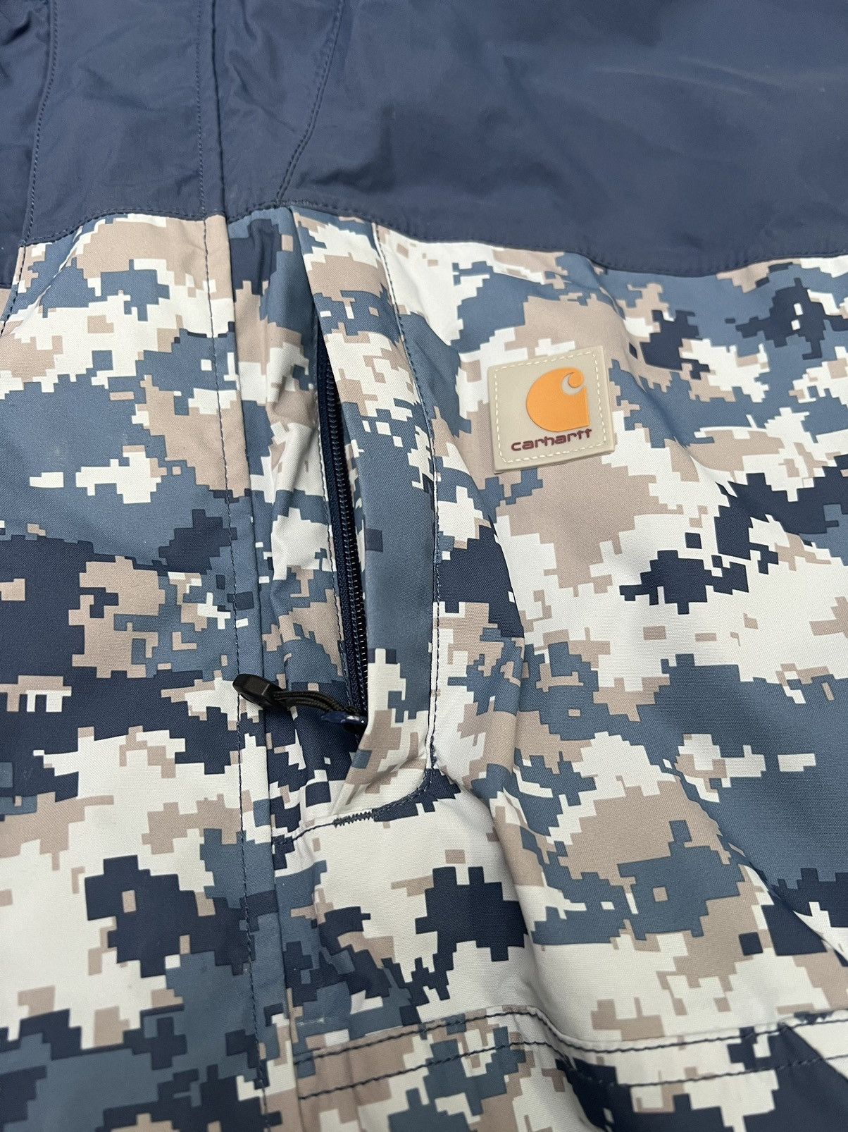 Carhartt Carhartt digi camo rain jacket size L worn & flawed interior Size US L / EU 52-54 / 3 - 6 Thumbnail