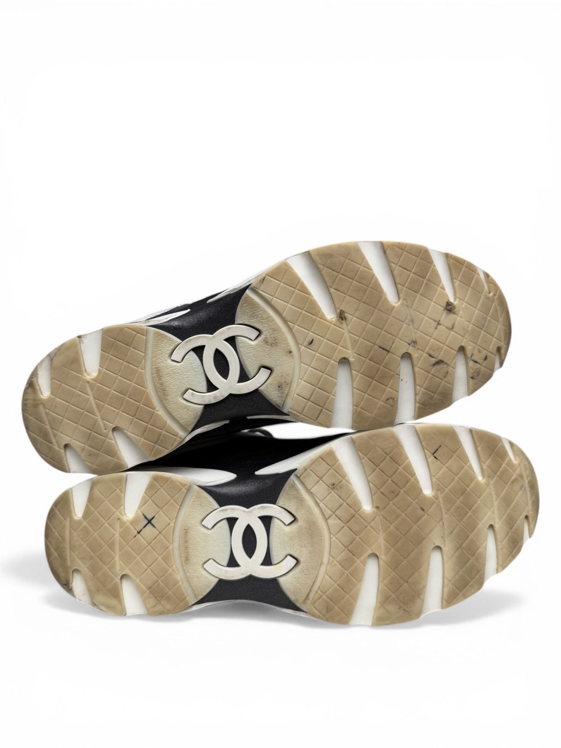 Chanel Chanel Runner Denim/Leather Dark Blue Size US 5.5 / EU 38 - 6 Thumbnail