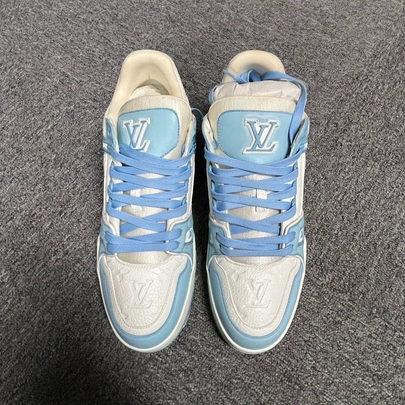 Louis Vuitton Louis Vuitton Sky-blue Trainer cowhide embossed lace-up lo Size US 7 / EU 40 - 2 Thumbnail