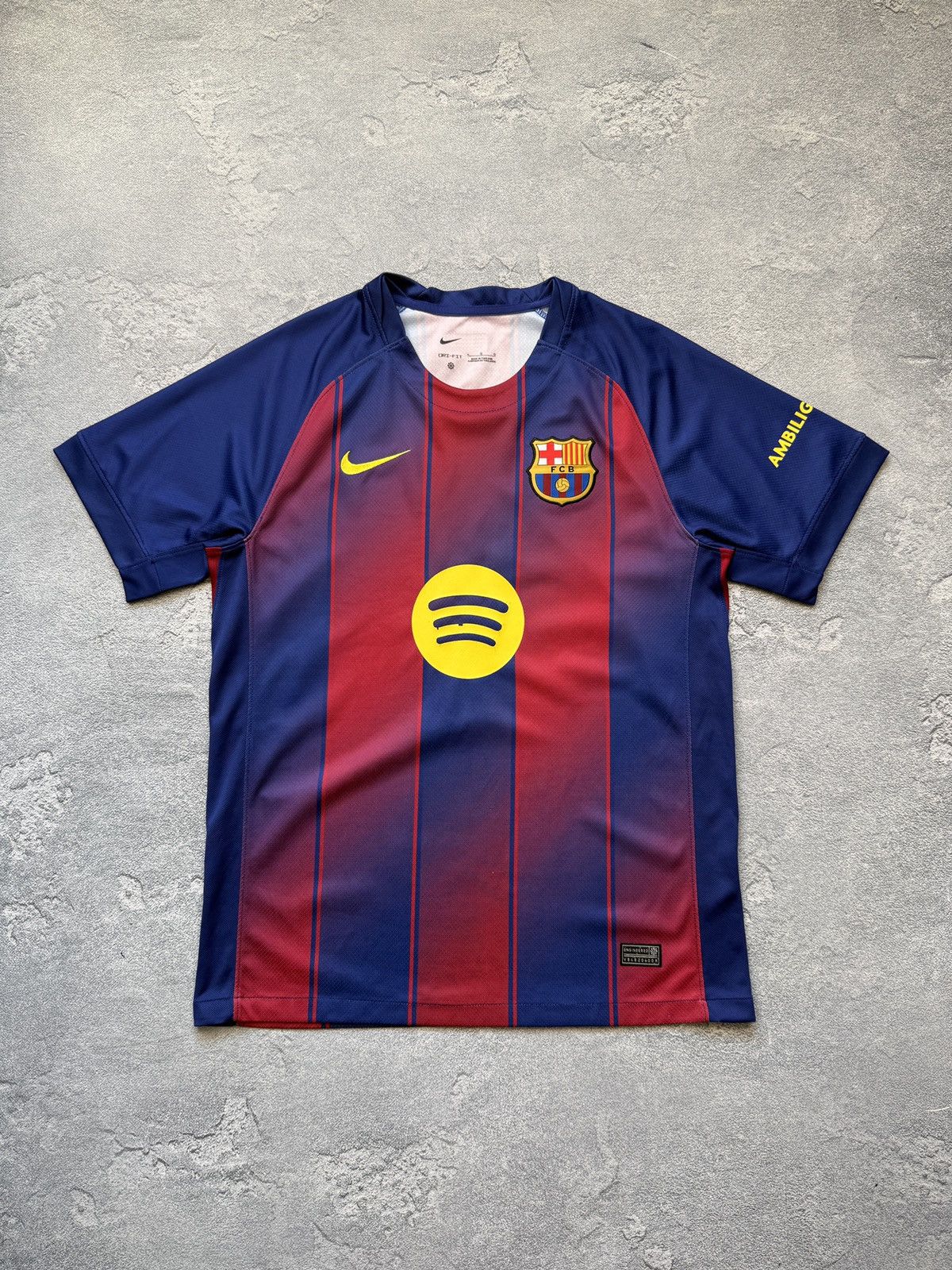 Nike Nike Barcelona Jersey Vintage Rare T-Shirt Soccer Club Size US L / EU 52-54 / 3 - 1 Thumbnail