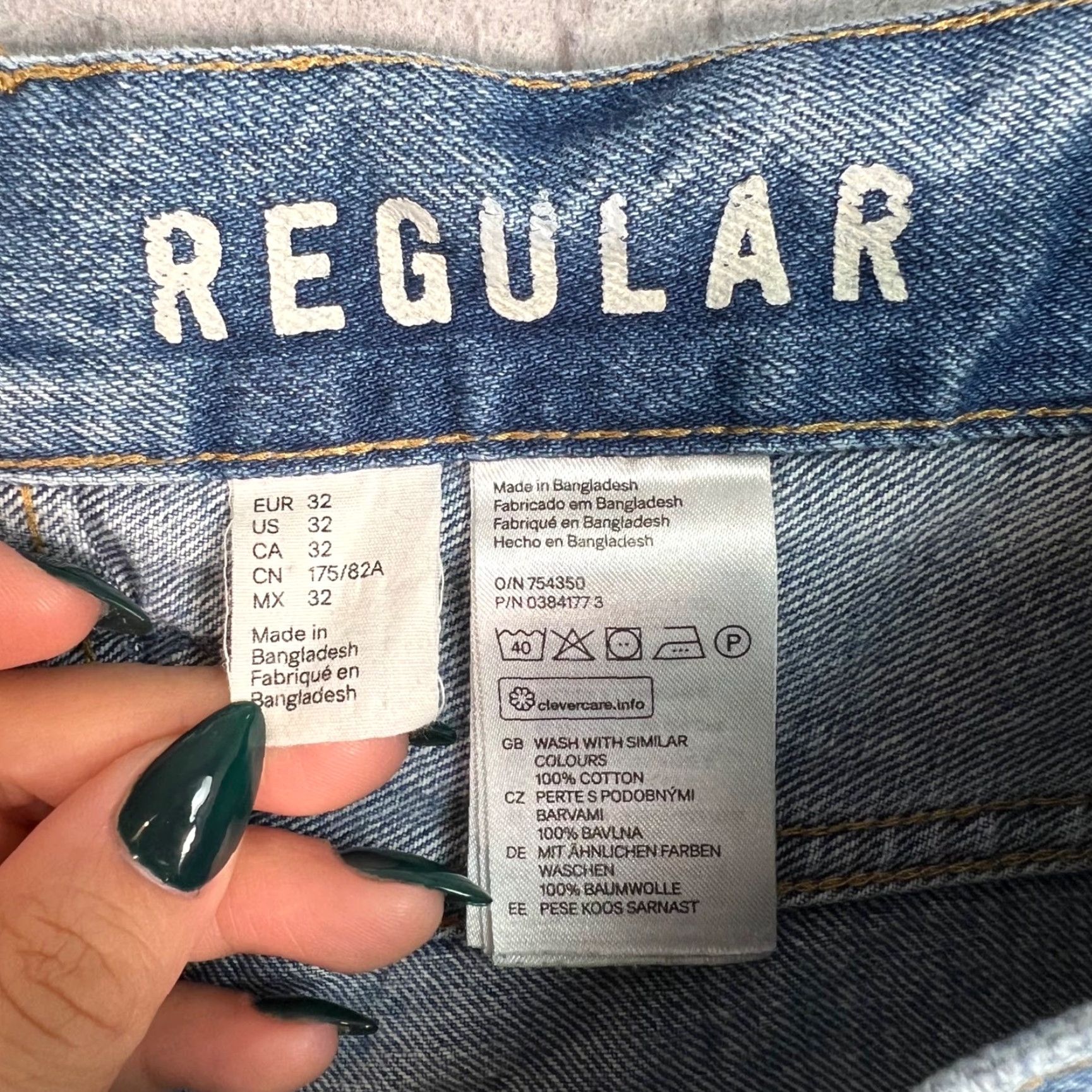 H&M H&M Coachella Mens Bermuda Shorts Regular Fit Denim Distressed Blue 32 Adult Mens Size US 32 / EU 48 - 4 Thumbnail