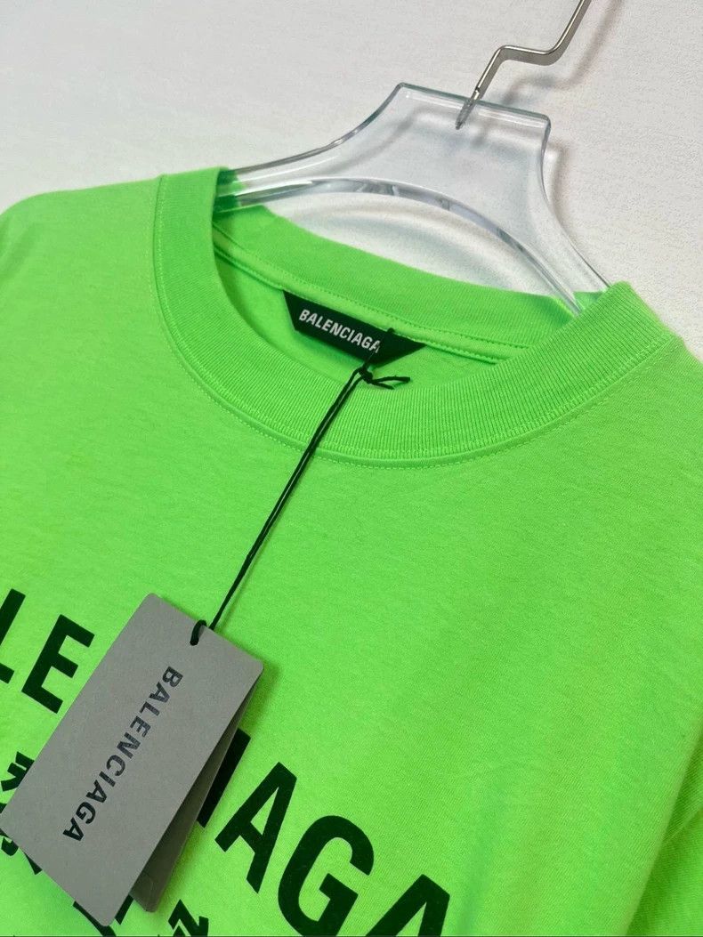 Balenciaga Balenciaga Green seven-language character pattern short sle Size US M / EU 48-50 / 2 - 3 Thumbnail