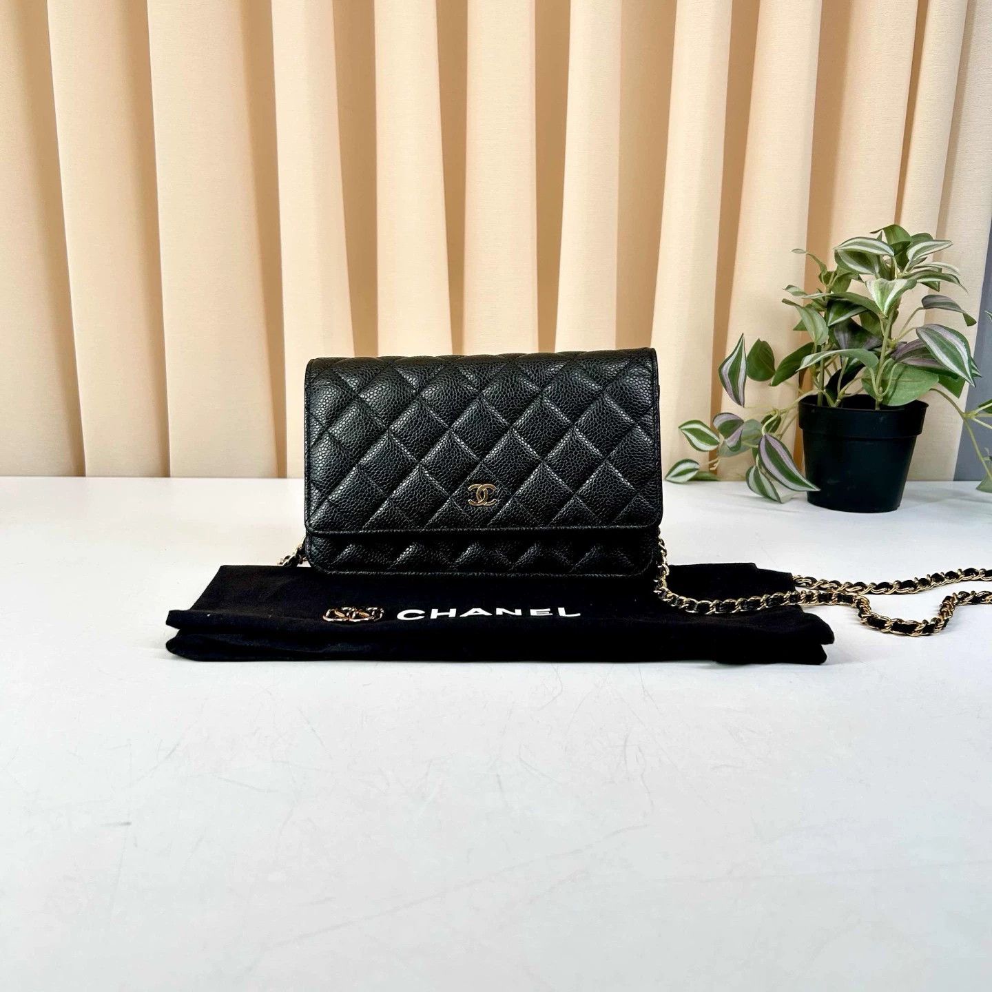Chanel Pre-loved Bag Very good condition Size ONE SIZE - 1 Thumbnail