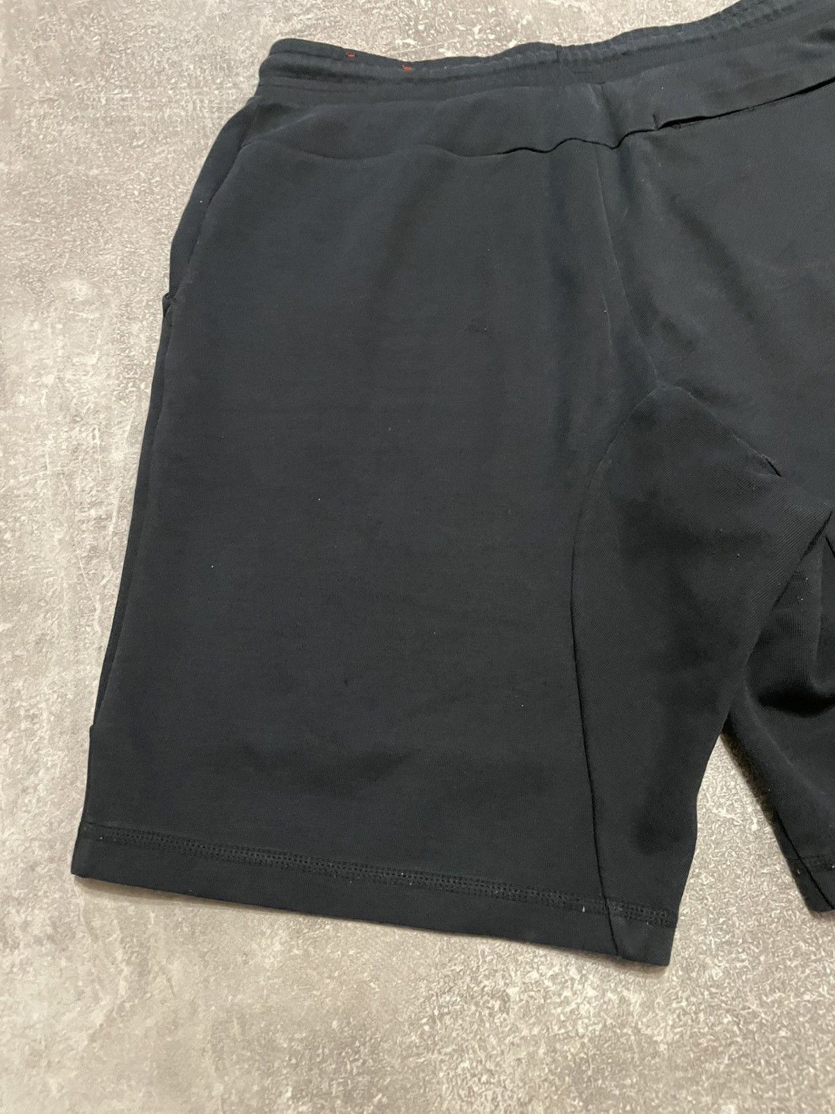 Nike Vintage Nike Tech Fleece Black Sweet Shorts Size M Size US 32 / EU 48 - 14 Thumbnail