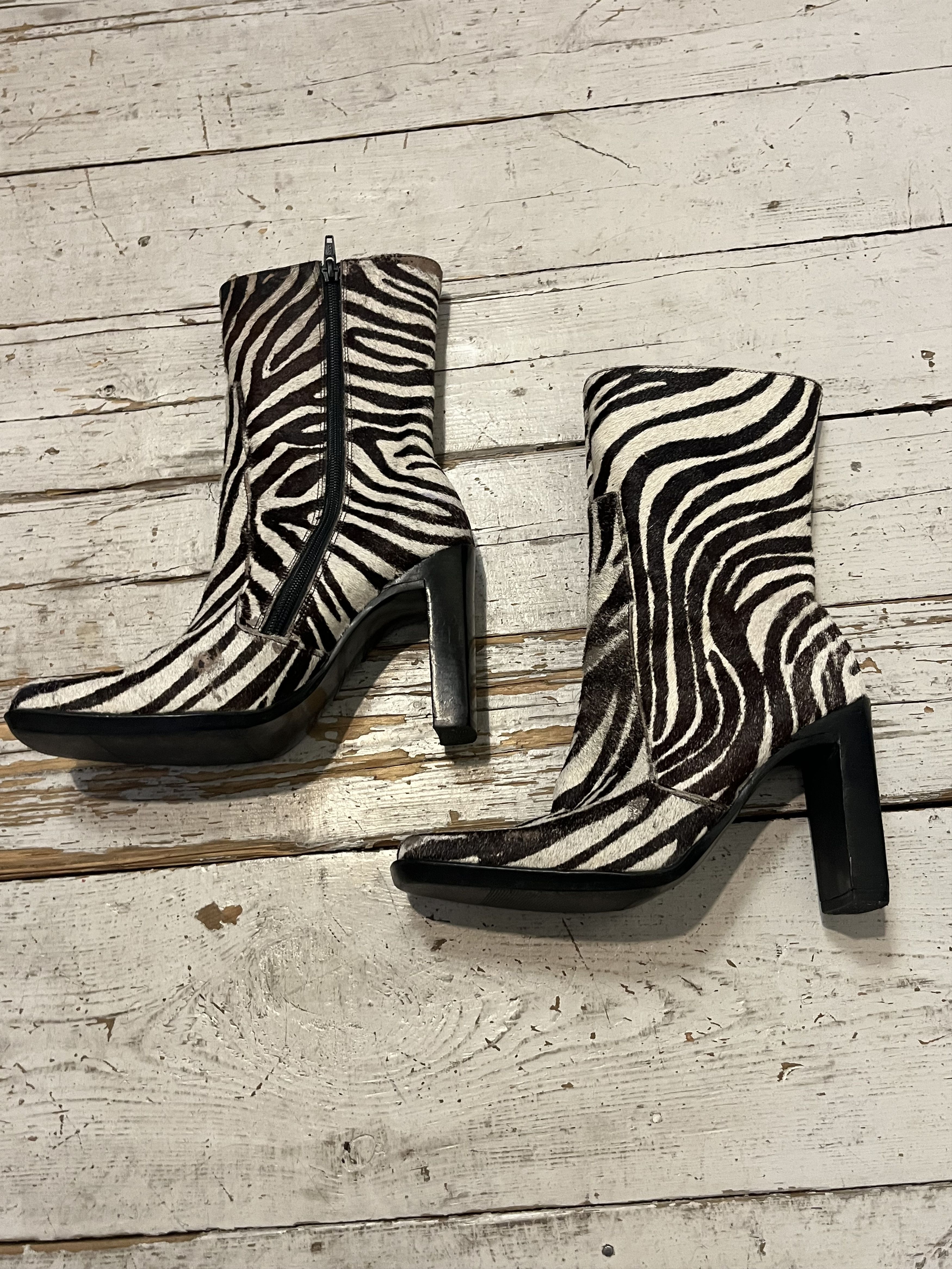 Japanese Brand × Vintage Vintage y2k Leather Heels Boots Zebra Pattern Made in Brazil Size US 9 / IT 39 - 5 Thumbnail