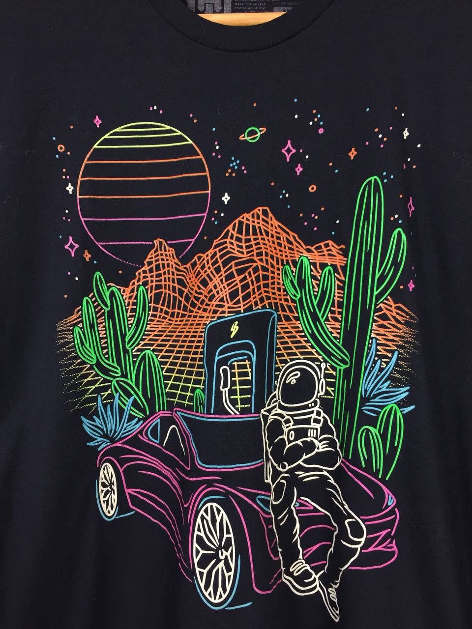 Vintage Into The Am The Electric Desert Glow In The Dark Graphic Tee Size US M / EU 48-50 / 2 - 3 Thumbnail