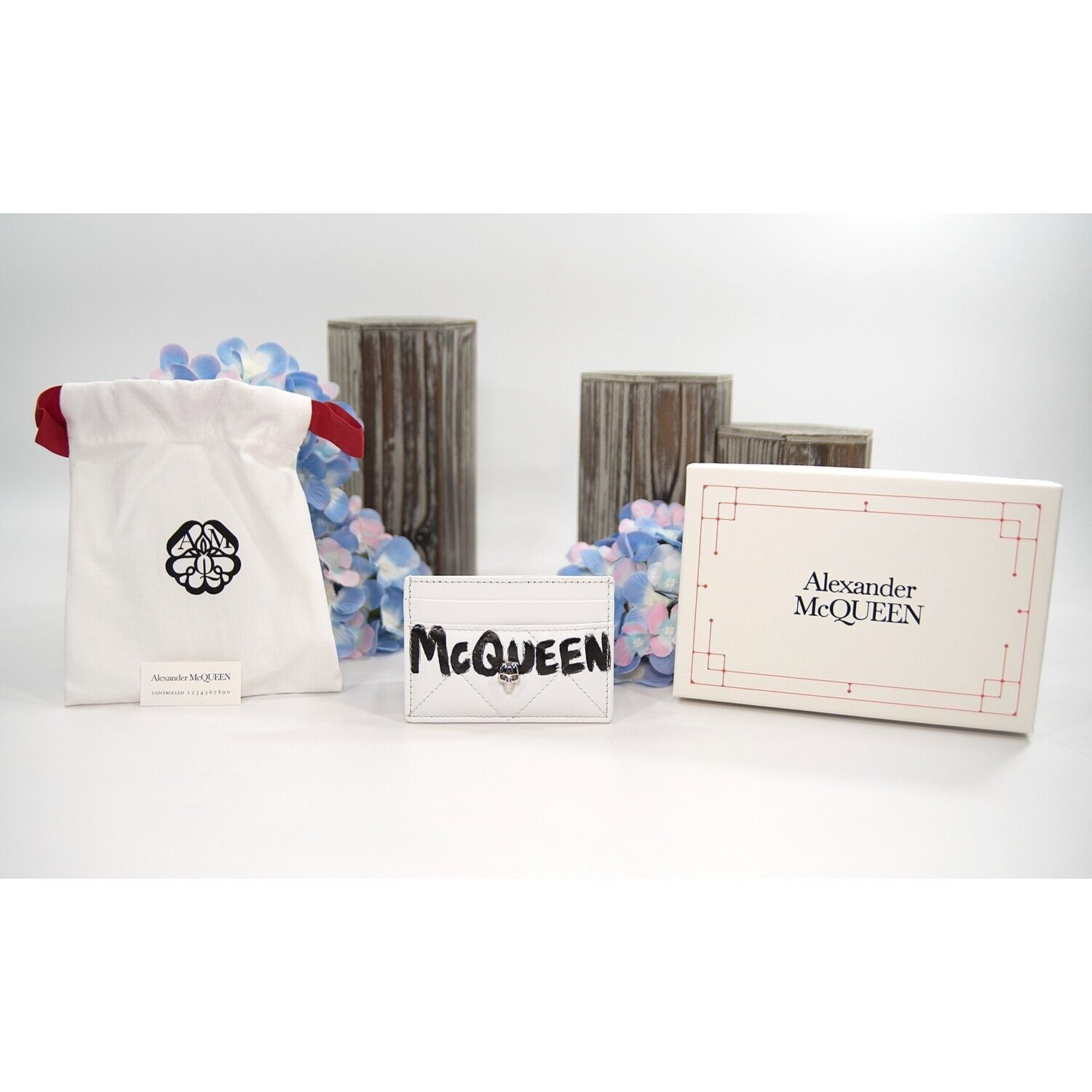 Alexander McQueen Alexander McQueen White Black Quilted Leather Skull Wallet Size ONE SIZE - 1 Thumbnail