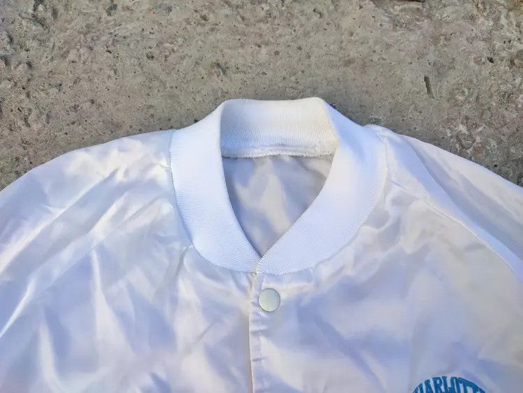 NBA Vintage Charlotte Hornets NBA Logo Bomber Jacket Size US L / EU 52-54 / 3 - 3 Thumbnail