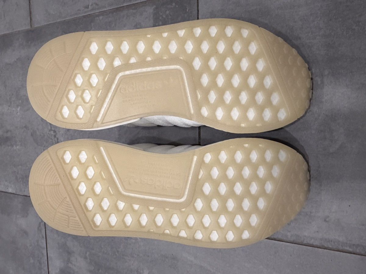 Adidas Adidas NMD_R1 'Triple White' BD7746 Size US 8.5 / EU 41-42 - 9 Thumbnail