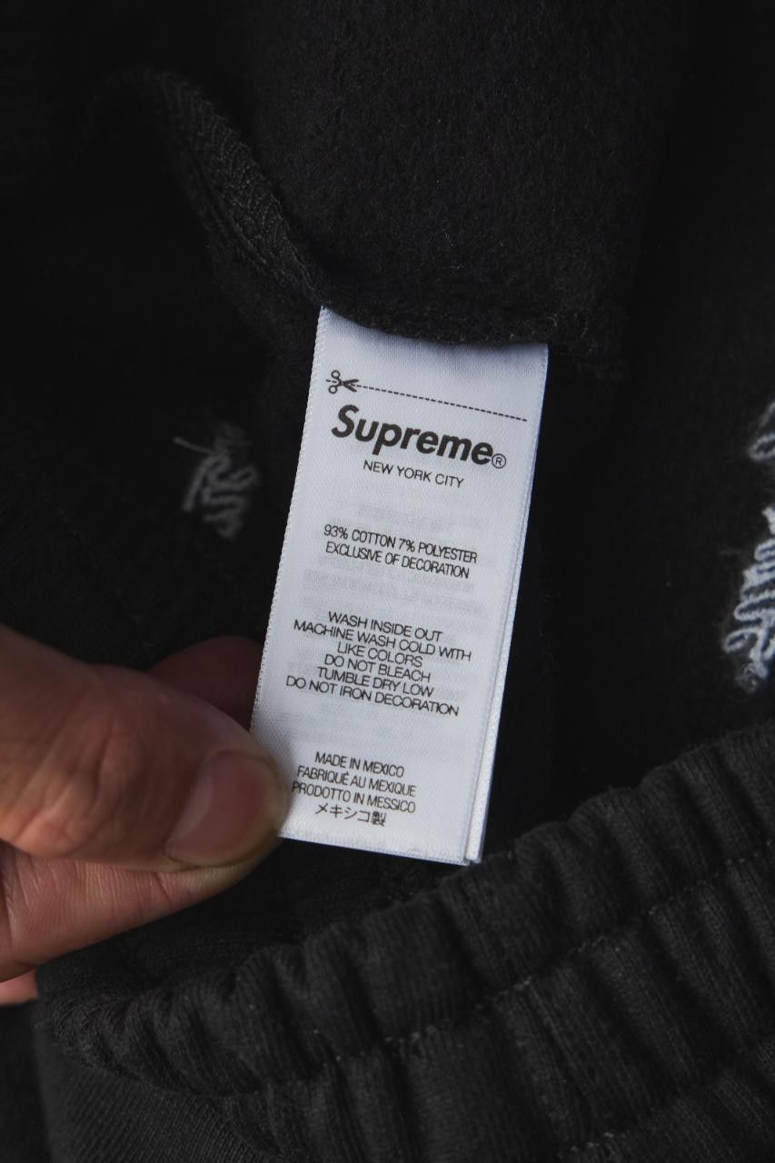 Supreme Supreme Repeat Script Sweatpant FW25 - Black Size US 32 / EU 48 - 6 Thumbnail