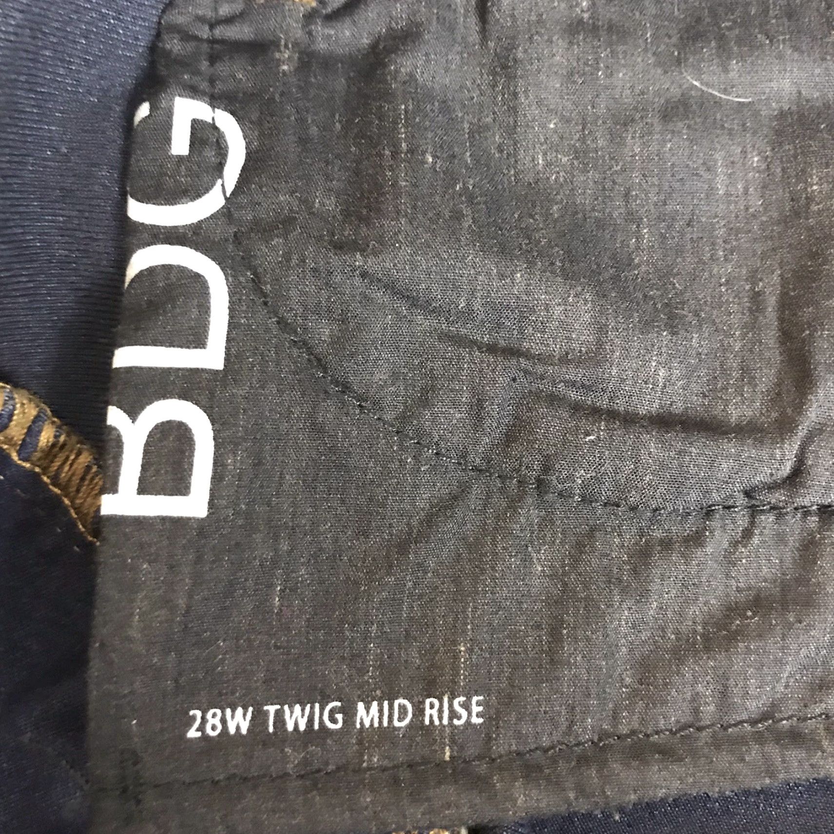 Bdg BDG Jeans Womens 28 Urban Outfitters Twig Mid Rise Dark Wash Denim Jeans 28 Inseam 5-Pocket Design Cotton Blend Blue Stretch Regular Womens Size 28" / US 6 / IT 42 - 2 Thumbnail