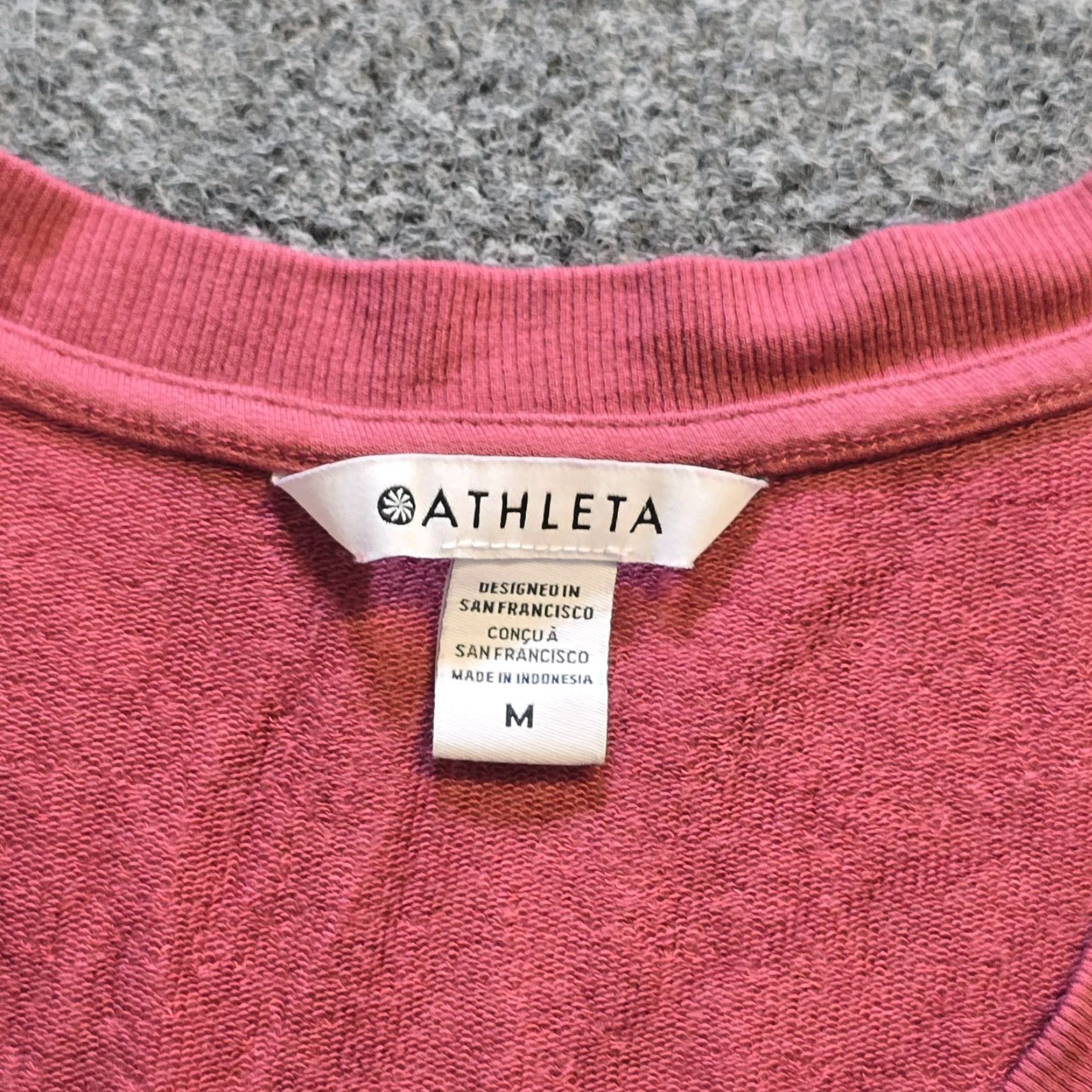 Athleta Athleta Top Womens Medium Pink V-Neck Long Sleeve Stretch Casual Shirt Size M / US 6-8 / IT 42-44 - 4 Thumbnail