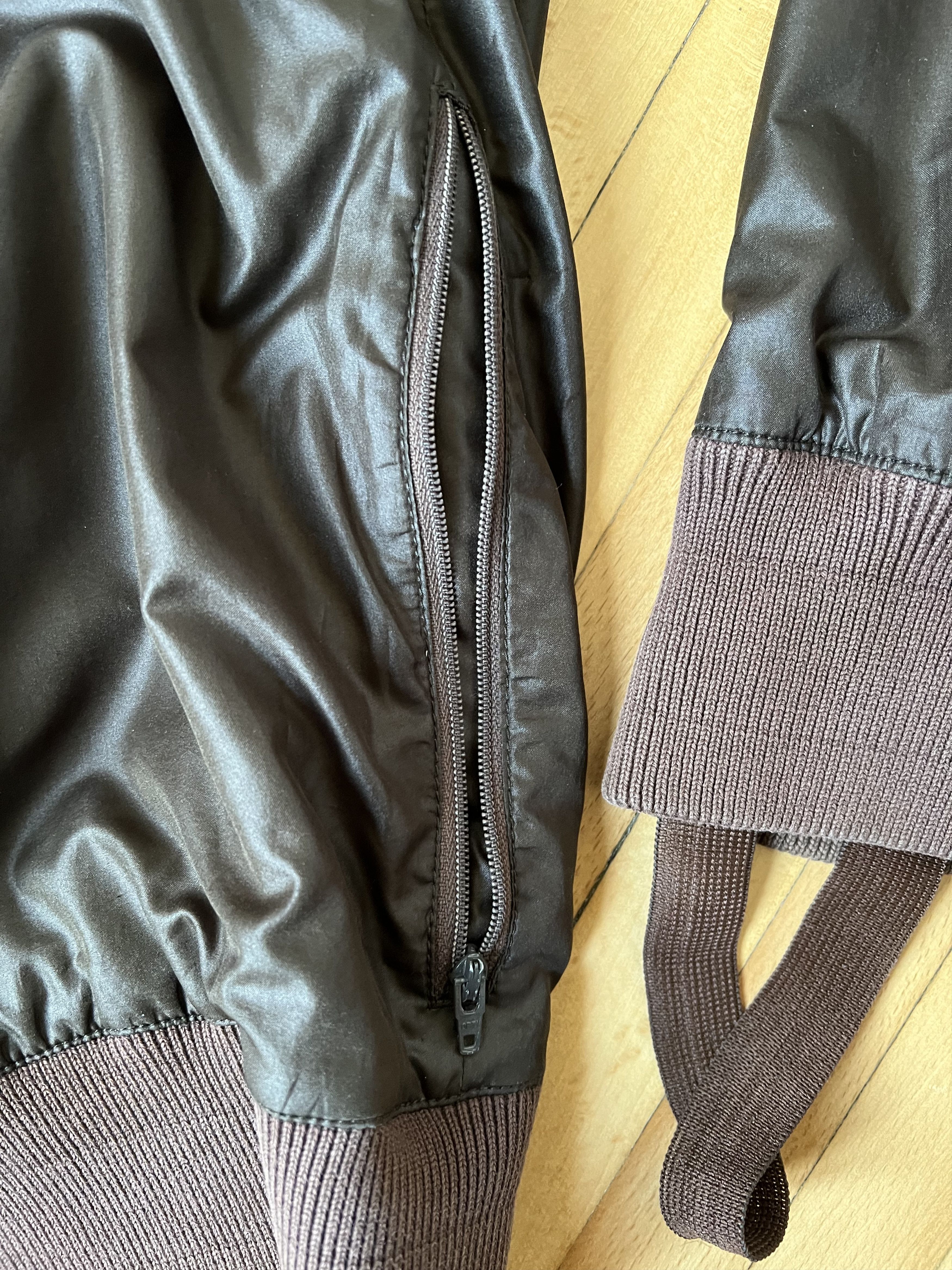Helmut Lang HELMUT LANG satin cargo pocket bomber made in Italy Size US L / EU 52-54 / 3 - 17 Thumbnail