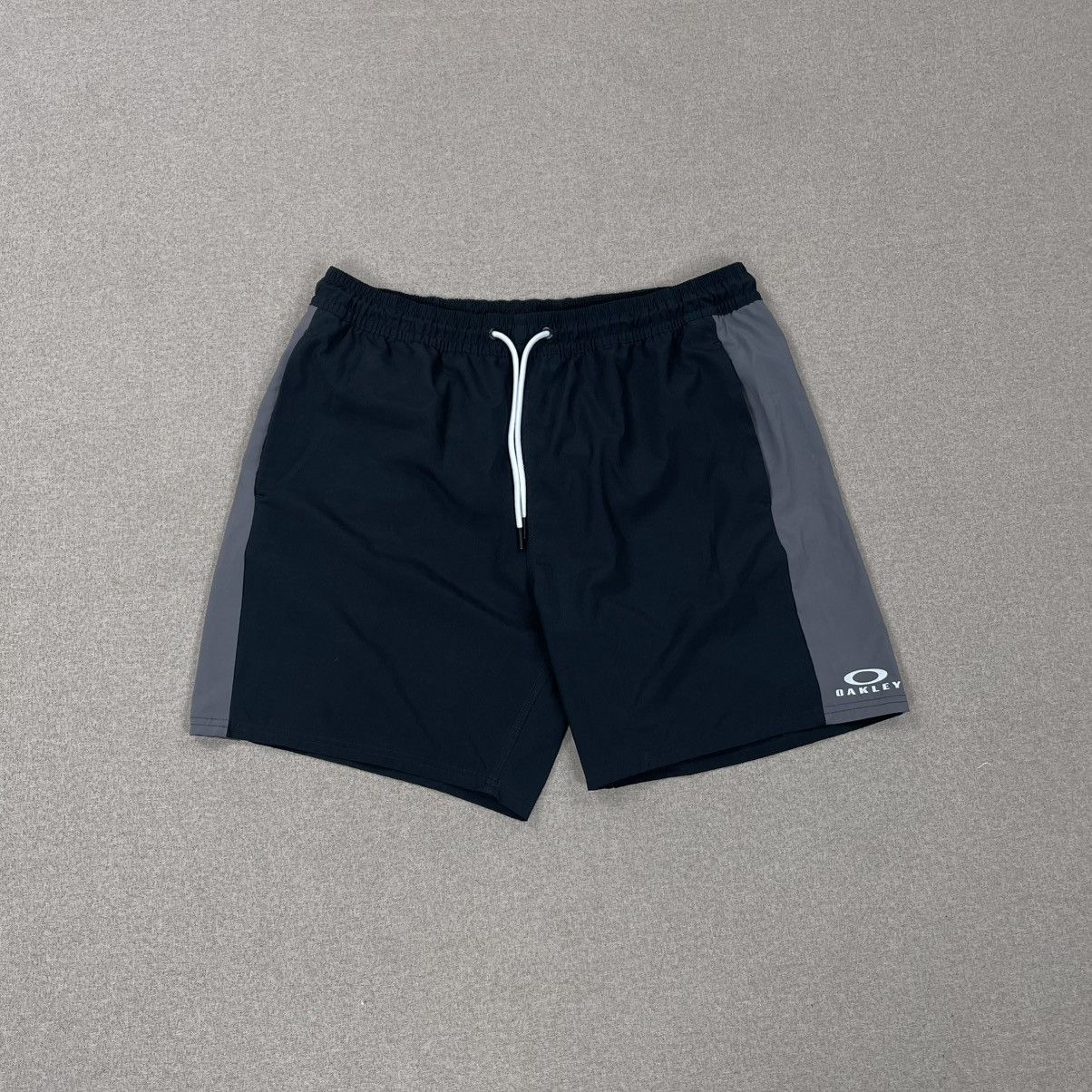 Oakley OAKLEY BLACK GREY SWIM SHORTS SWIMWEAR SURF ONEILL BILLABONG Size US 36 / EU 52 - 1 Thumbnail