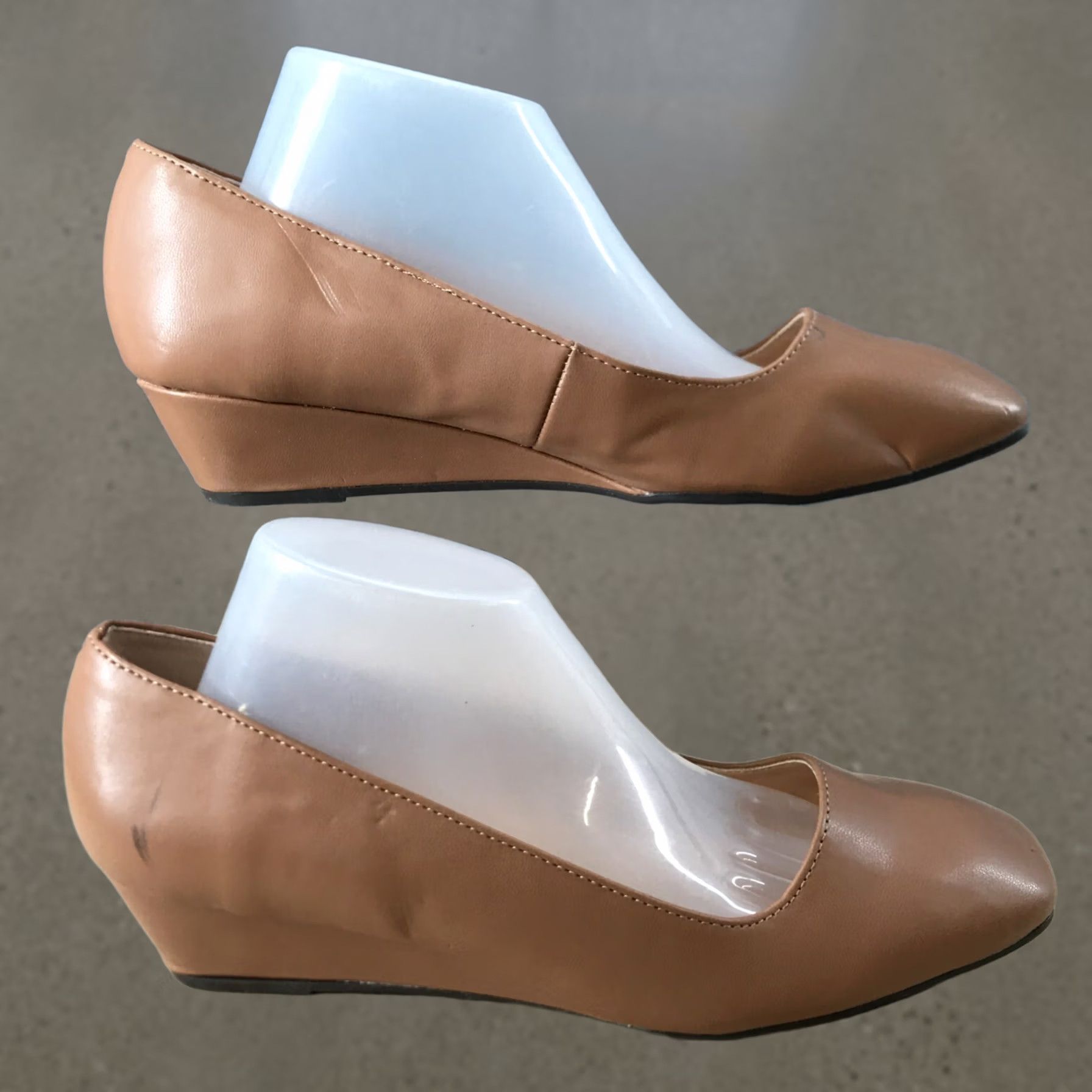 Vintage Adrienne Vittadini Heels Womens 6.5 M Palmer Pumps Brown Faux Leather Slip On Pump Size US 7 / IT 37 - 1 Thumbnail